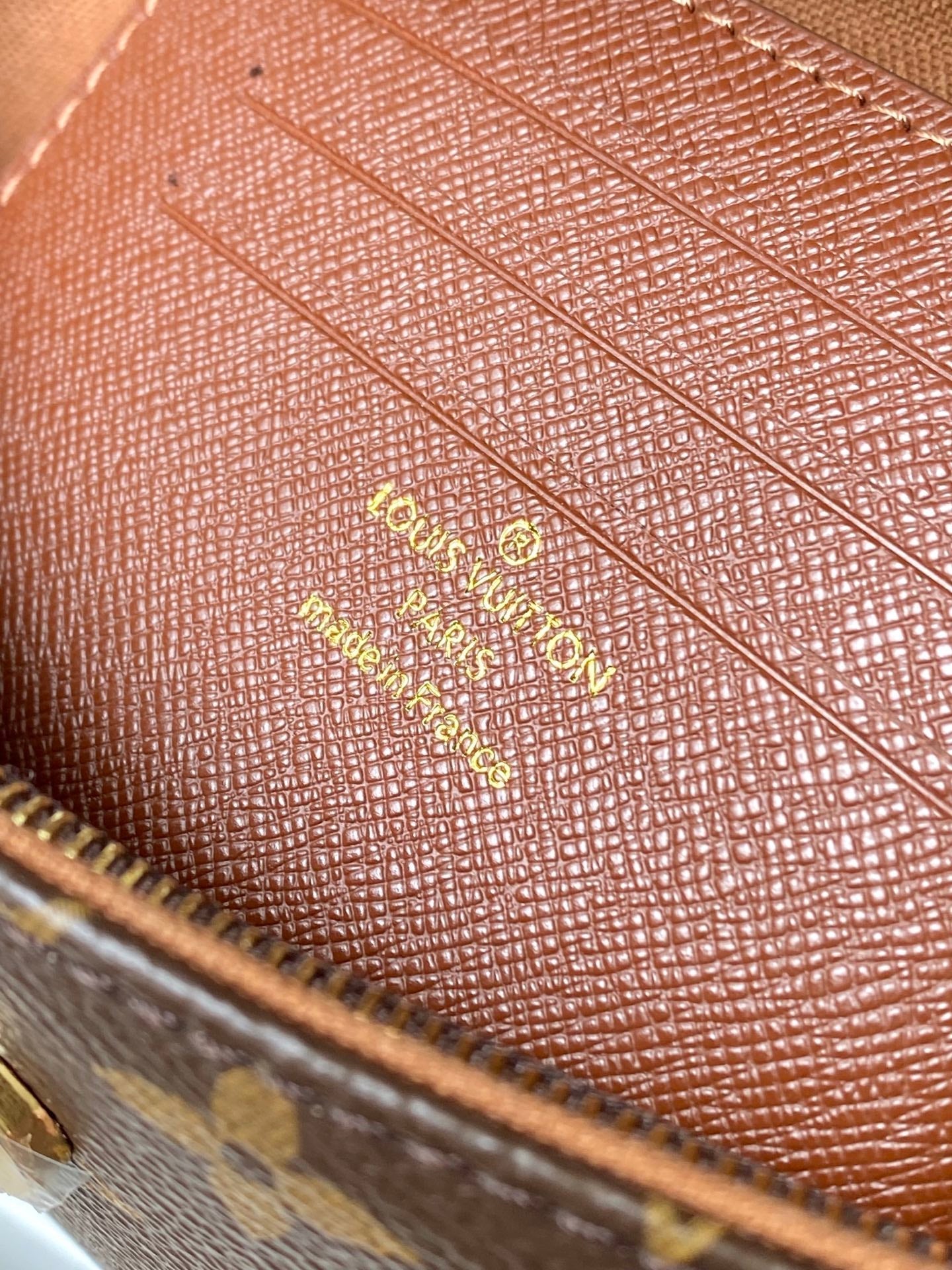 LOUIS VUITTON WALLET ON CHAIN IVY 23.5 IN BROWN MONOGRAM CANVAS GOLD LOCK