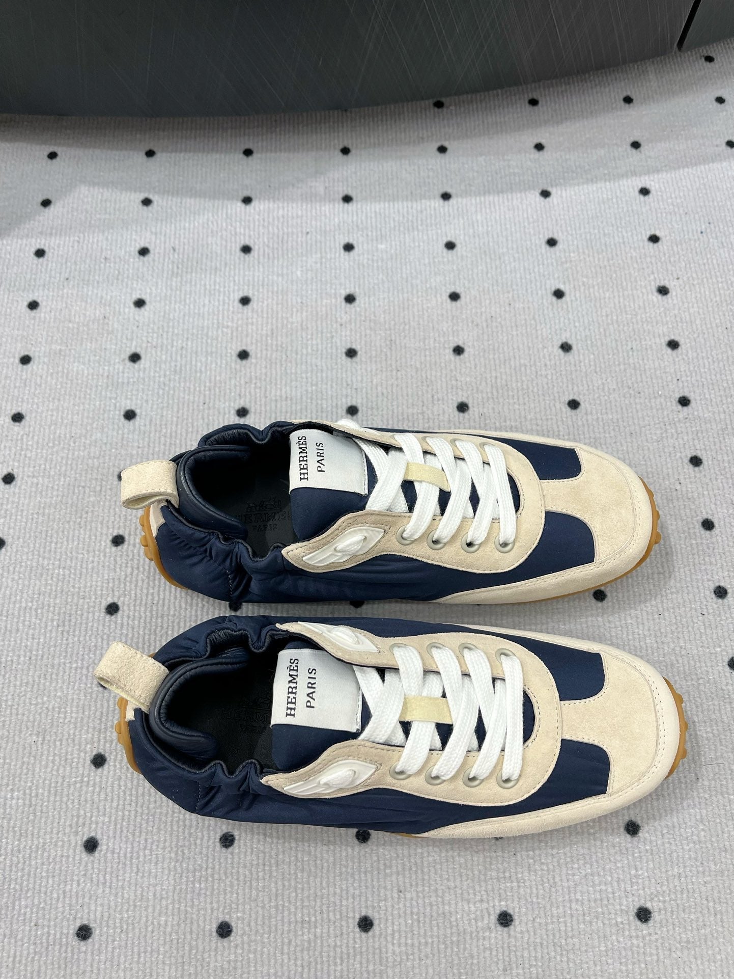 HERMES TRAIL SNEAKER IN IVORY TAN MIX SPACE BLUE SUEDE