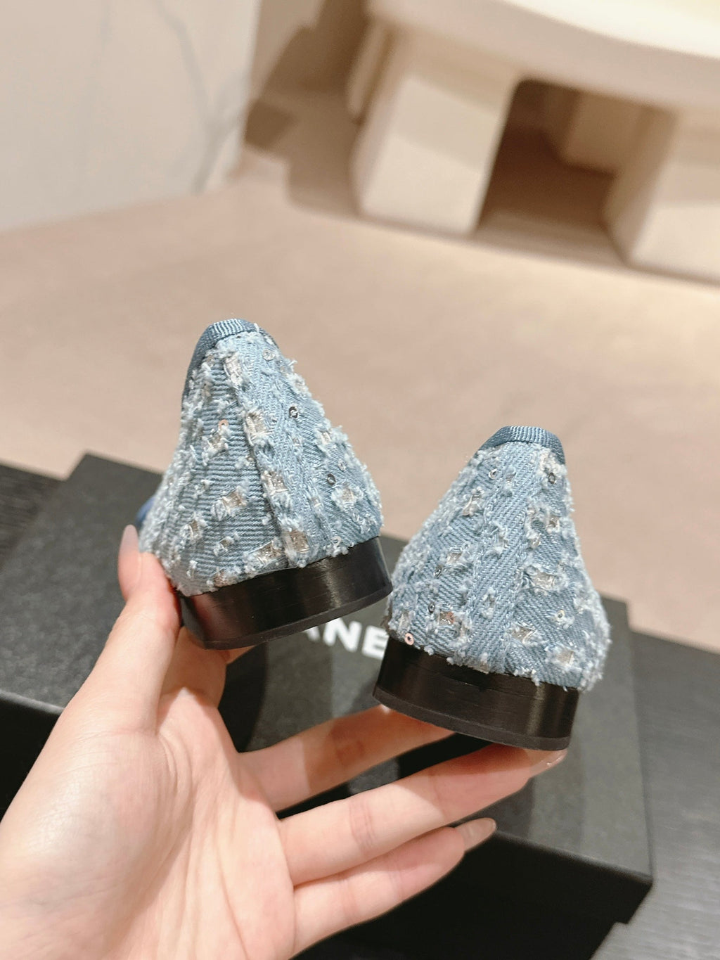 CHANEL BALLET FLATS IN LIGHT BLUE DENIM AND BLACK SATIN