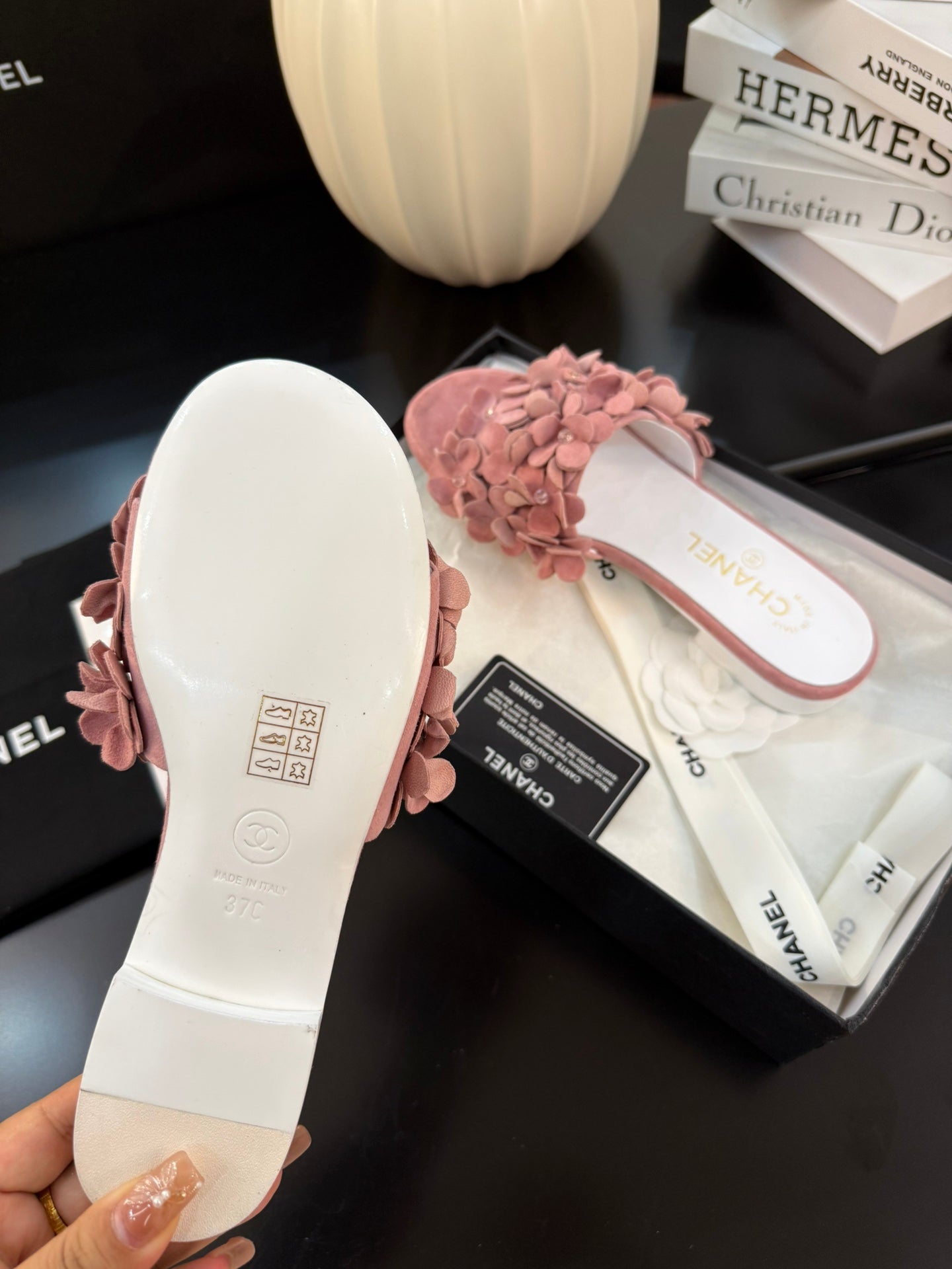 CHANEL FLAT MULE 15 MM IN PEACH PINK SUEDE