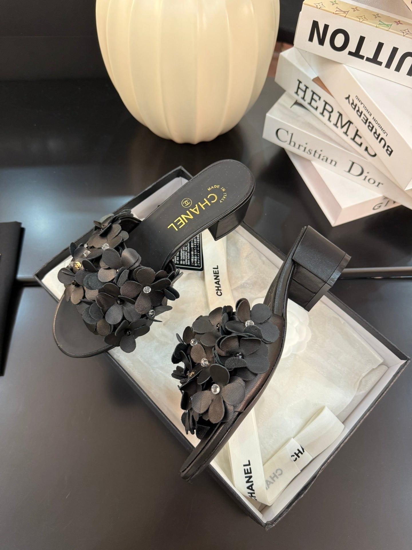 CHANEL MID HEEL 45 MM MULE IN BLACK CALFSKIN