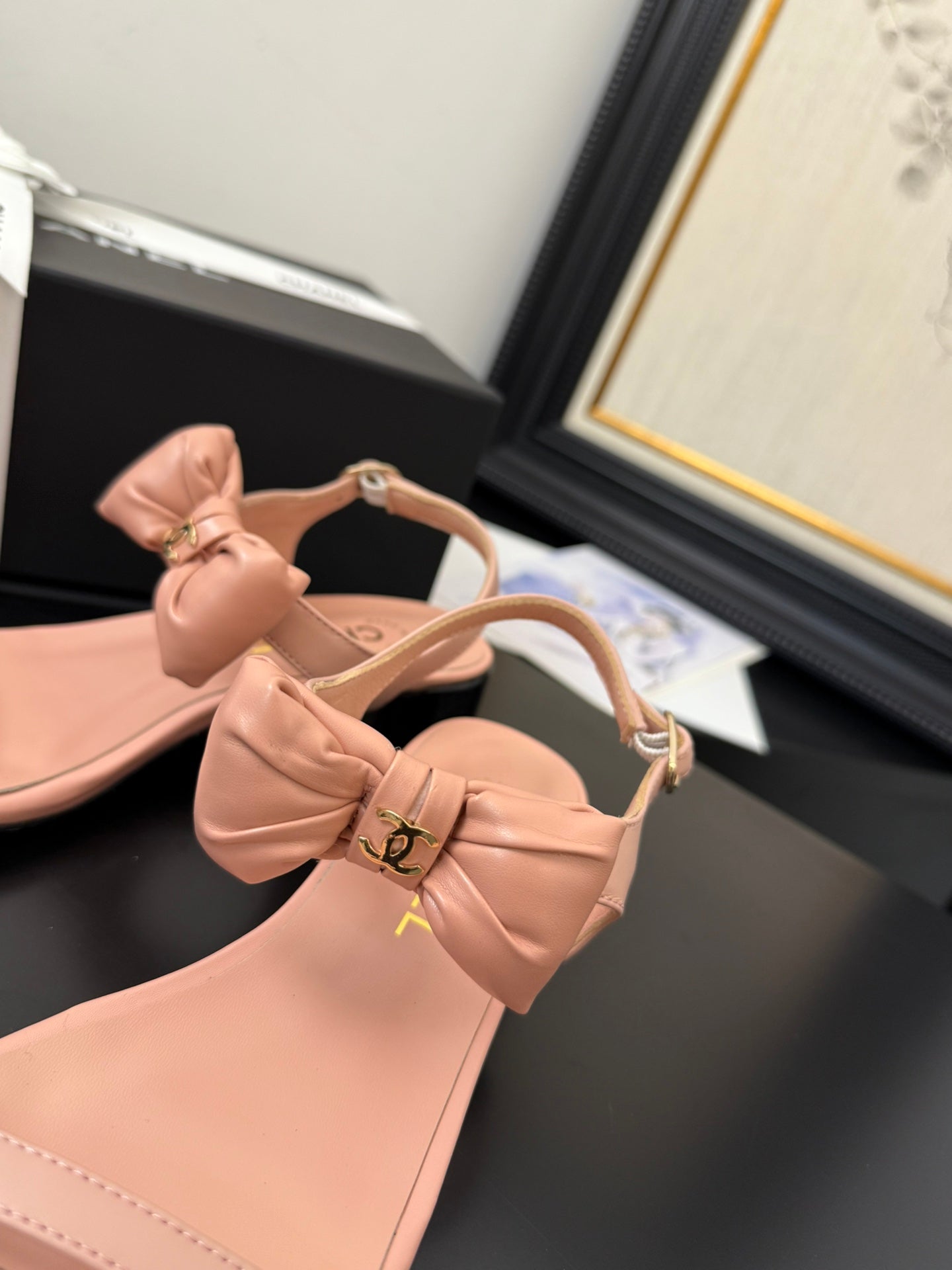 CHANEL FLAT SANDALS 5 MM IN PEACH PINK CALFSKIN