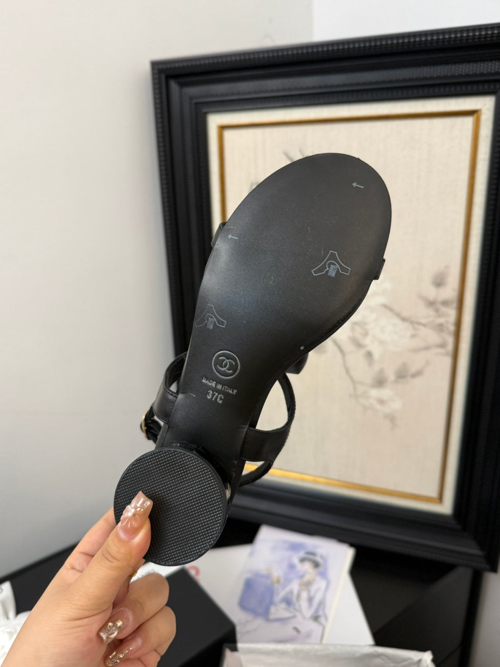 CHANEL FLAT SANDALS IN BLACK CALFSKIN WITH BOW