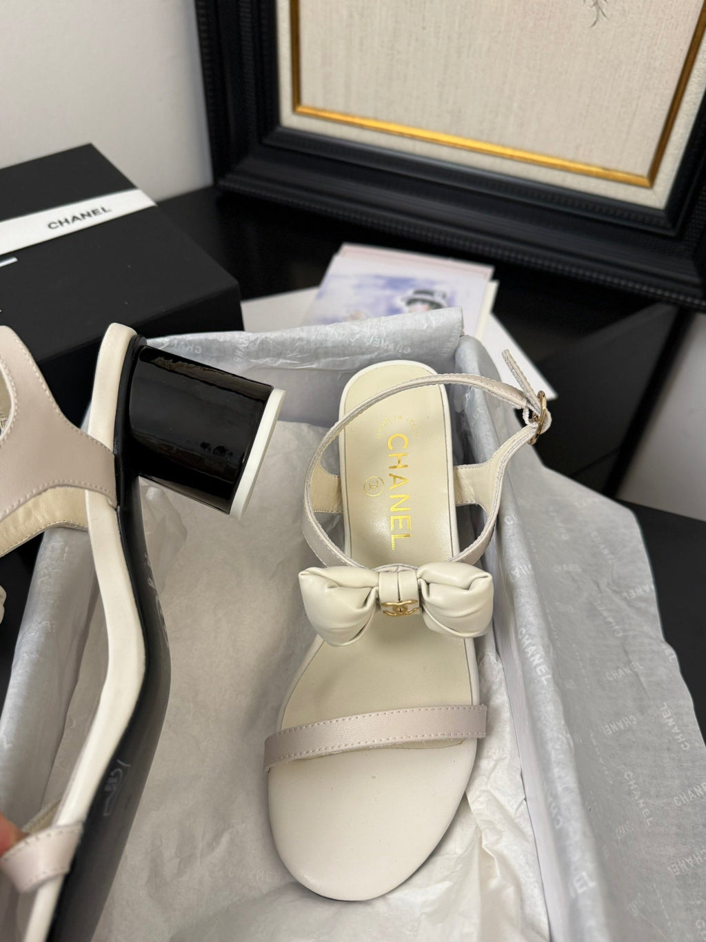 CHANEL MID HEEL SANDALS IN WHITE CALFSKIN WITH BOW