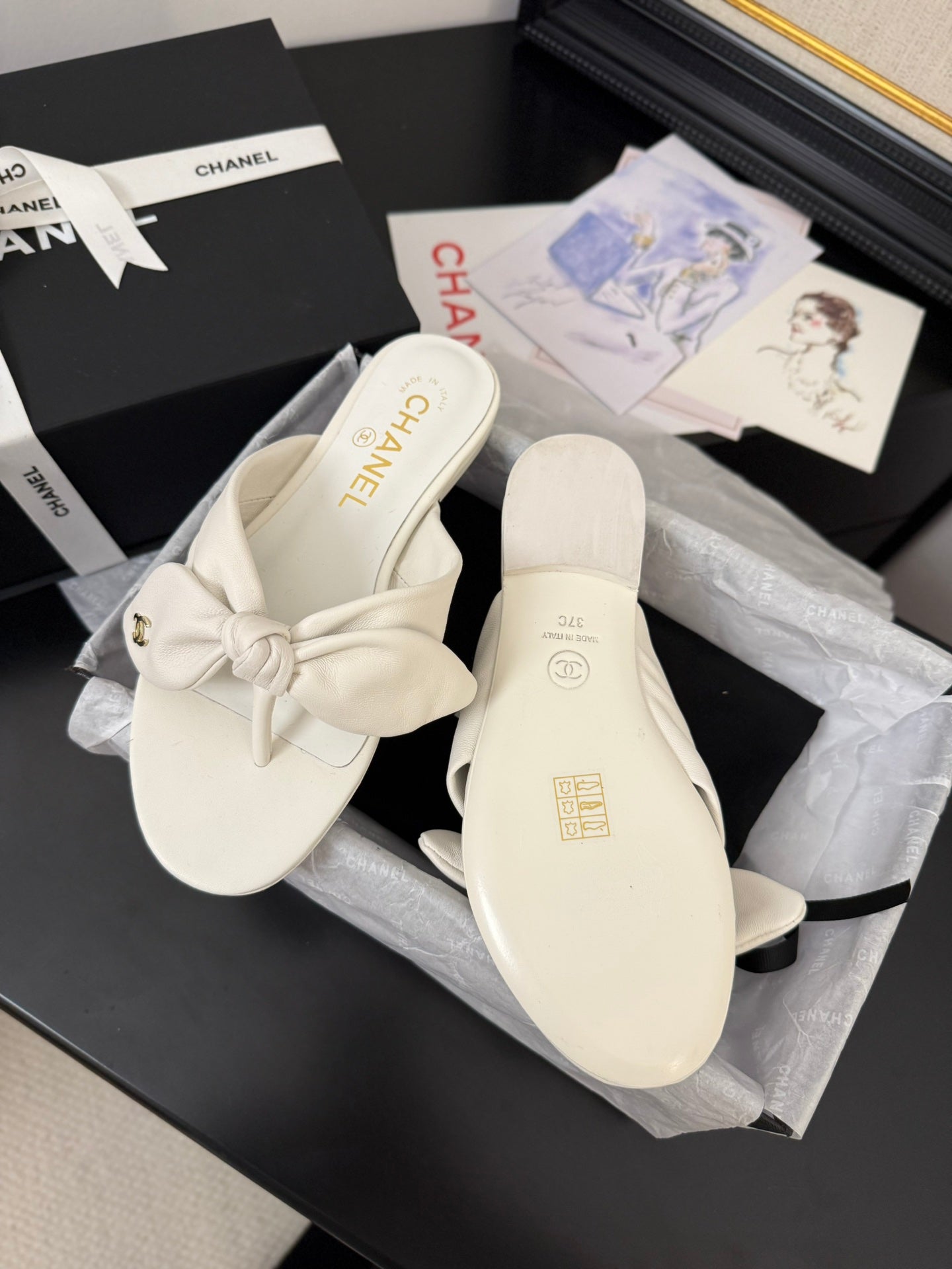CHANEL 25C Thong Sandal Bow White Lambskin 233563