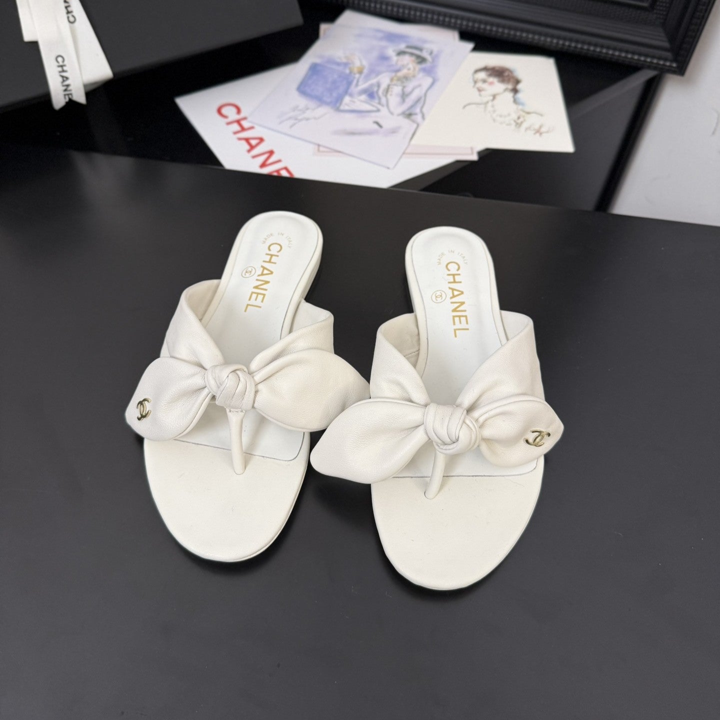 CHANEL 25C Thong Sandal Bow White Lambskin 233563