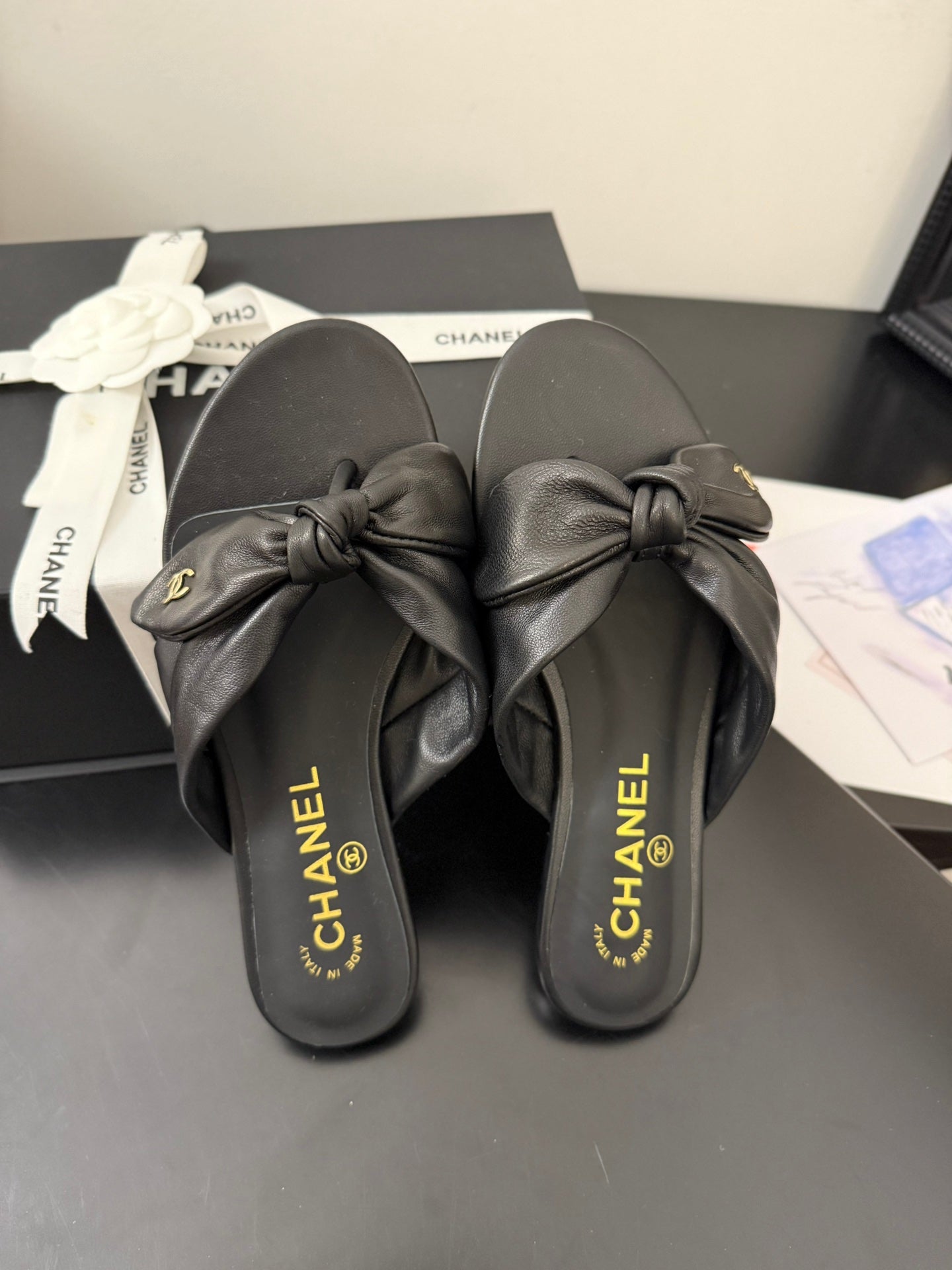 CHANEL 25C Thong Sandal Bow Black Lambskin 233562