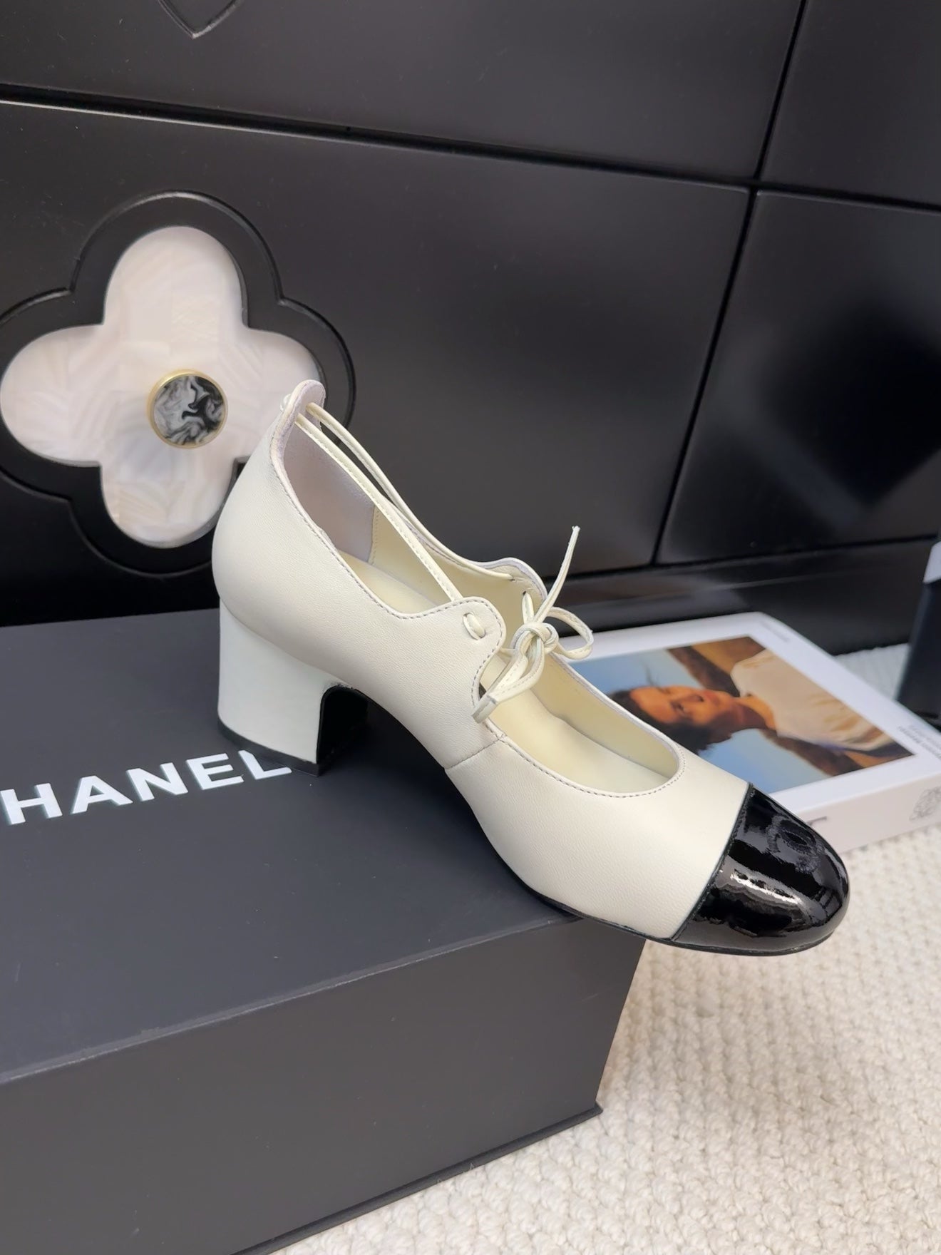 CHANEL MARY JANE PUMPS 55 MM IN WHITE MIX BLACK LAMBSKIN