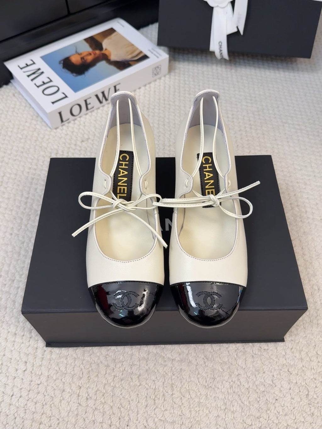 CHANEL MARY JANE PUMPS 55 MM IN WHITE MIX BLACK LAMBSKIN