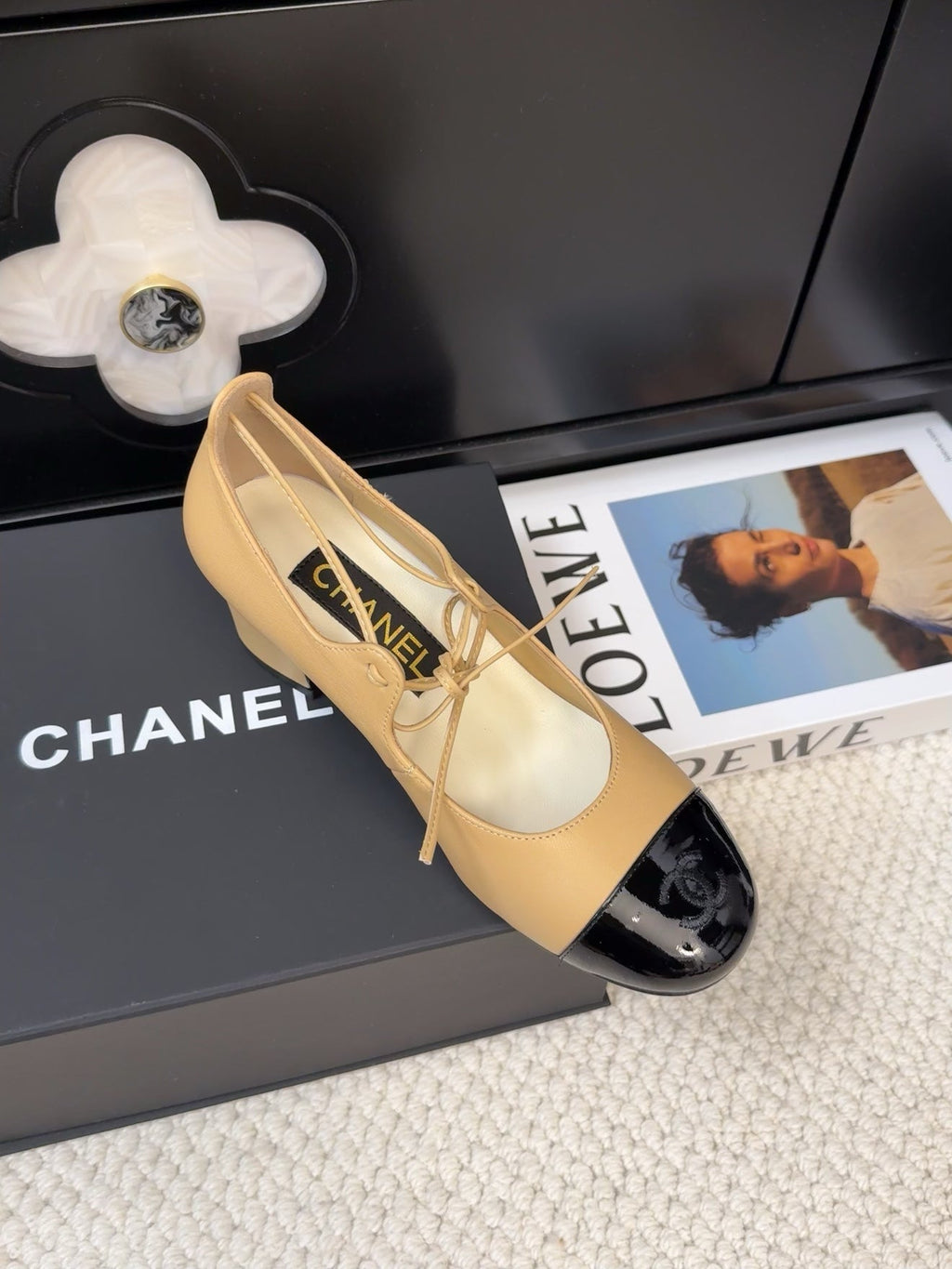 CHANEL MARY JANE PUMPS 55 MM IN SAND YELLOW MIX BLACK LAMBSKIN