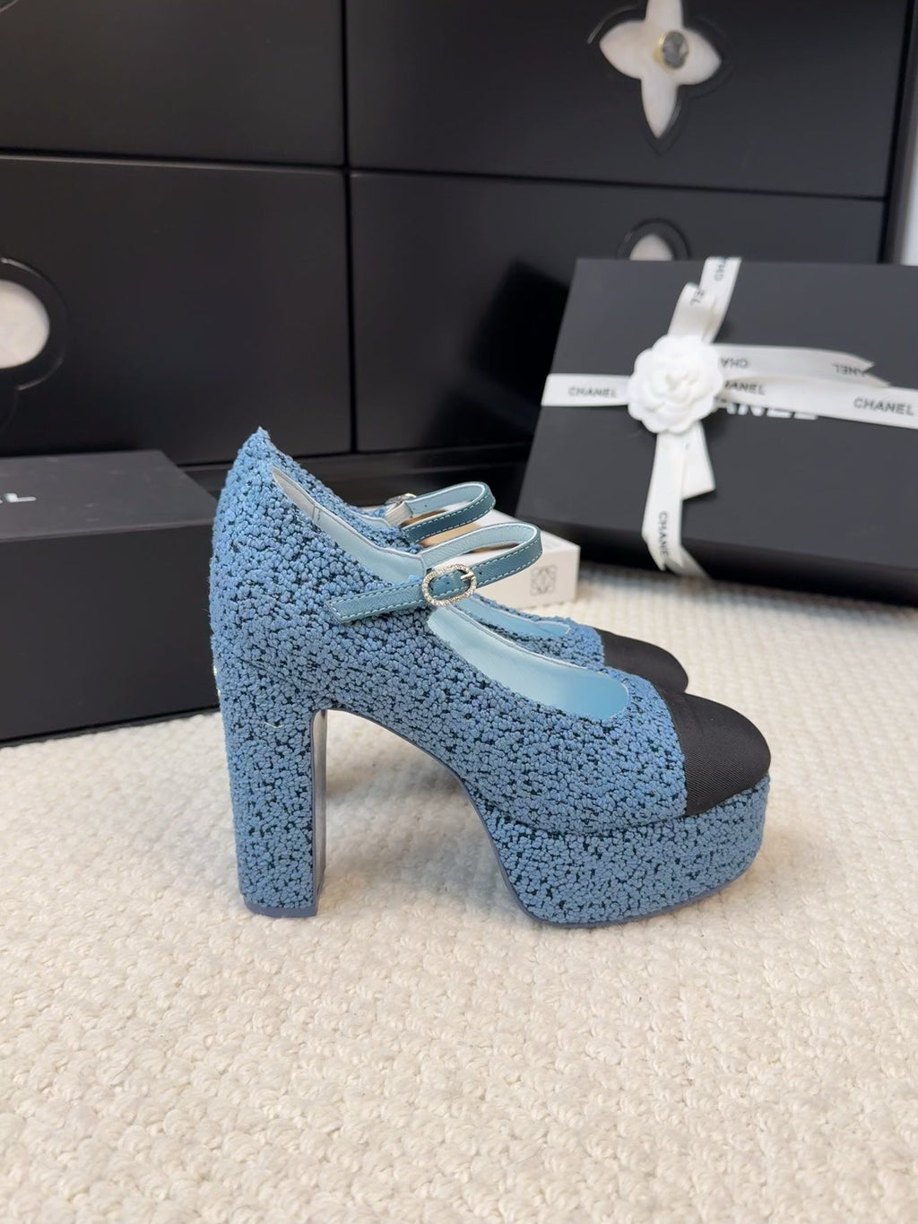 CHANEL FLATFORM SANDAL IN AEGEAN BLUE TWEED AND BLACK FABRIC