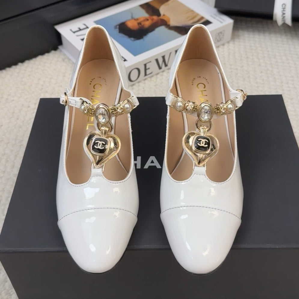 CHANEL MARY JANE SHOES IN WHITE PATENT CALFSKIN 55 MM