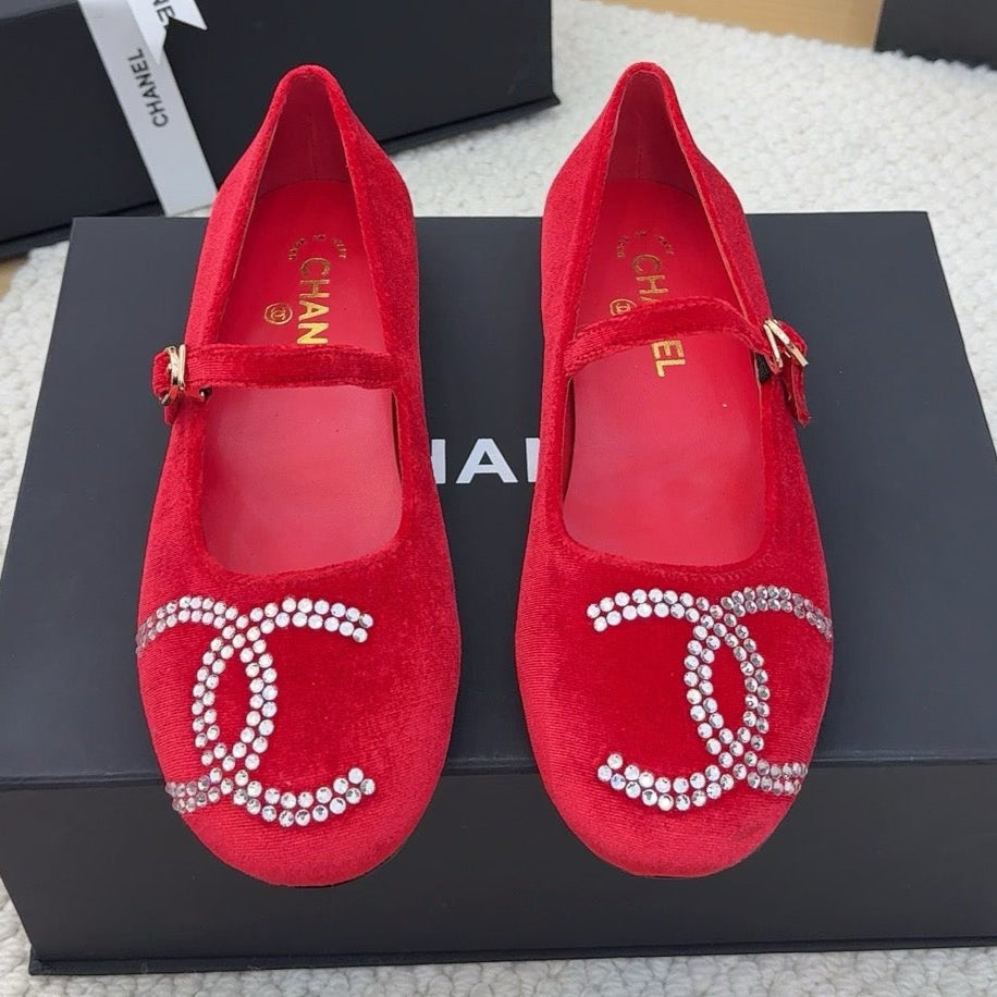 CHANEL MARY JANE SHOES IN CHERRY RED VELVET WITH CRYSTALS LOGO