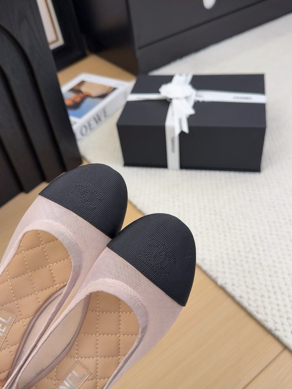 CHANEL BALLET FLAT IN BLACK FABRIC AND PASTEL PINK MESH