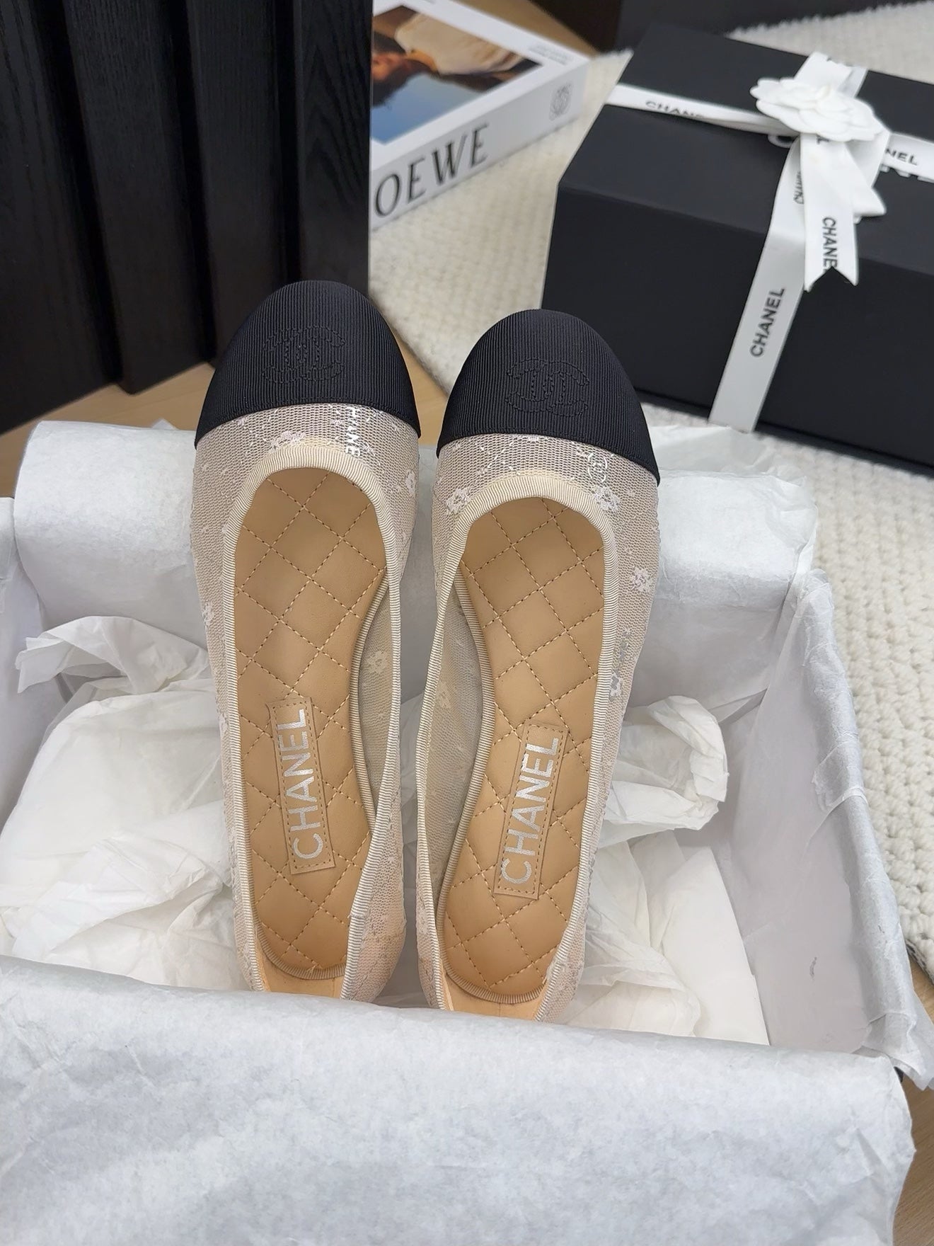 CHANEL BALLET FLAT IN BLACK FABRIC AND WHITE MESH
