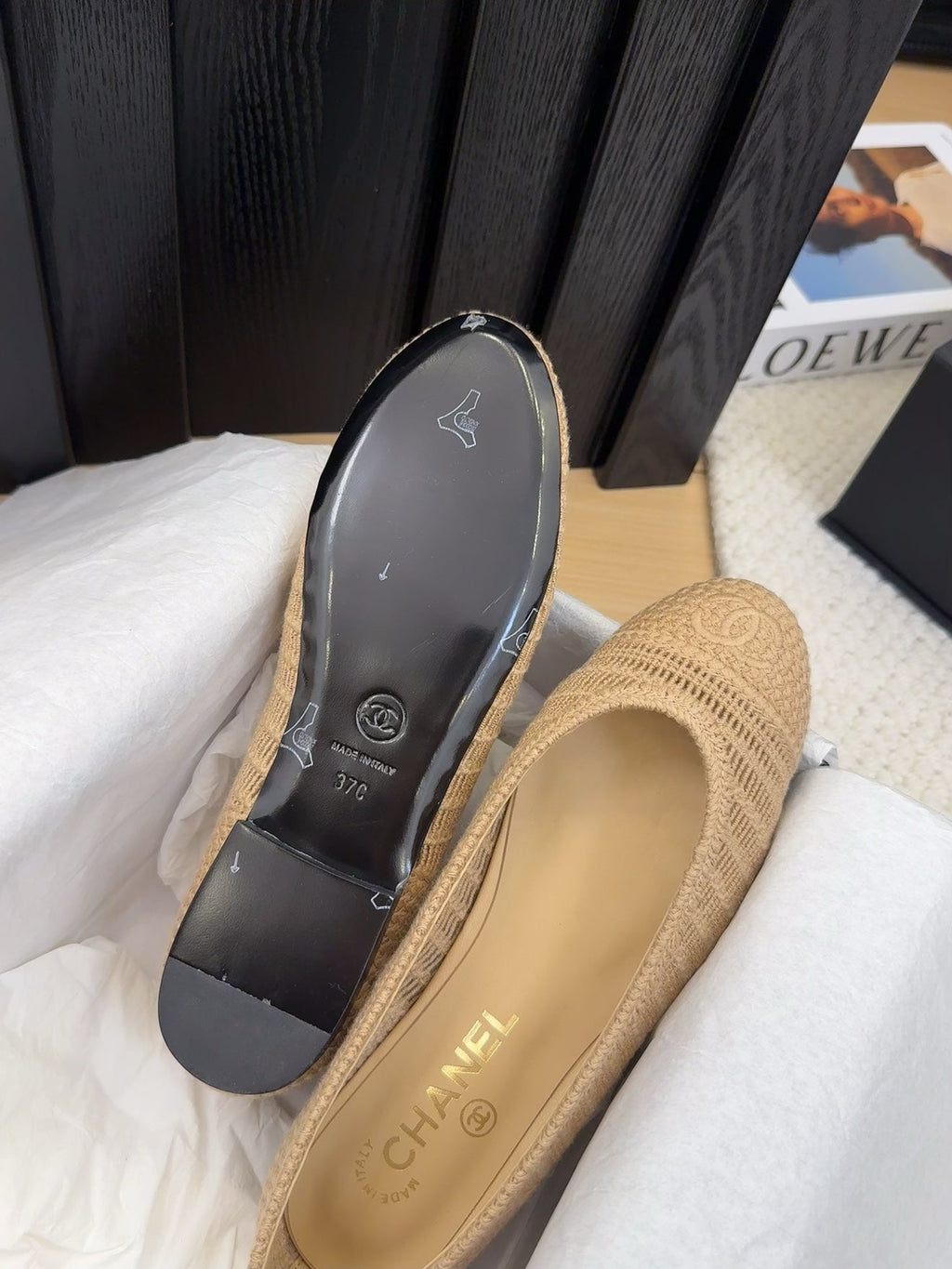 CHANEL BALLERINAS IN PEANUT BROWN RAFFIA
