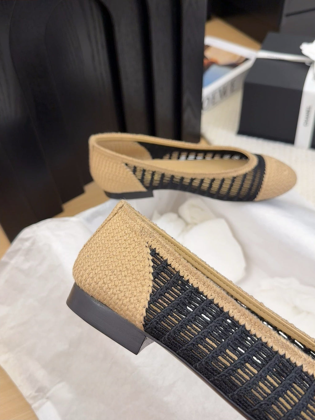 CHANEL BALLERINAS IN BLACK MIX PEANUT BROWN RAFFIA