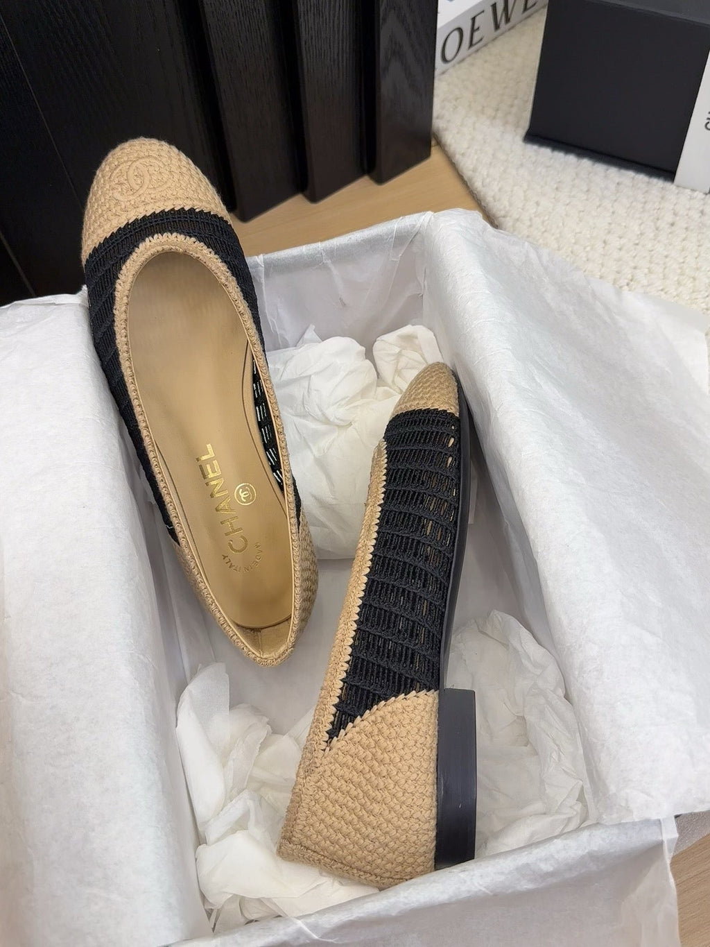 CHANEL BALLERINAS IN BLACK MIX PEANUT BROWN RAFFIA