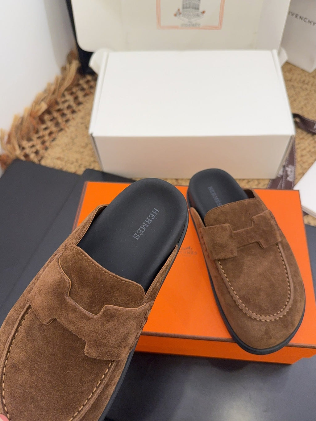 HERMES 25S MULE IN BROWN SUEDE