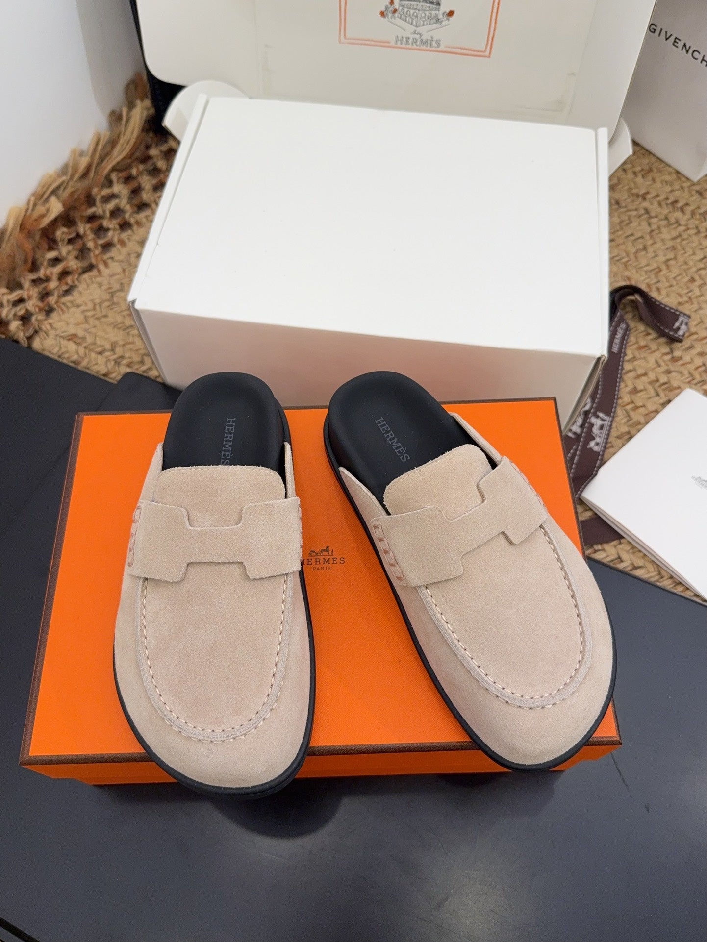 HERMES 25S MULE IN BEIGE SUEDE