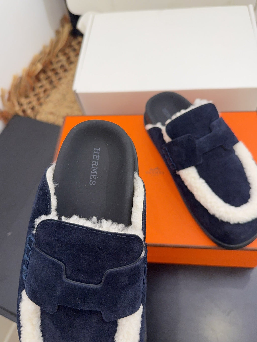 HERMES 25S MULE IN DARK SLATE BLUE SUEDE MIX WHITE SHEARLING