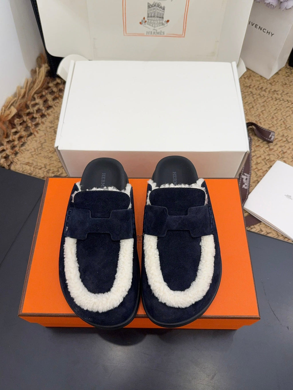 HERMES 25S MULE IN DARK SLATE BLUE SUEDE MIX WHITE SHEARLING