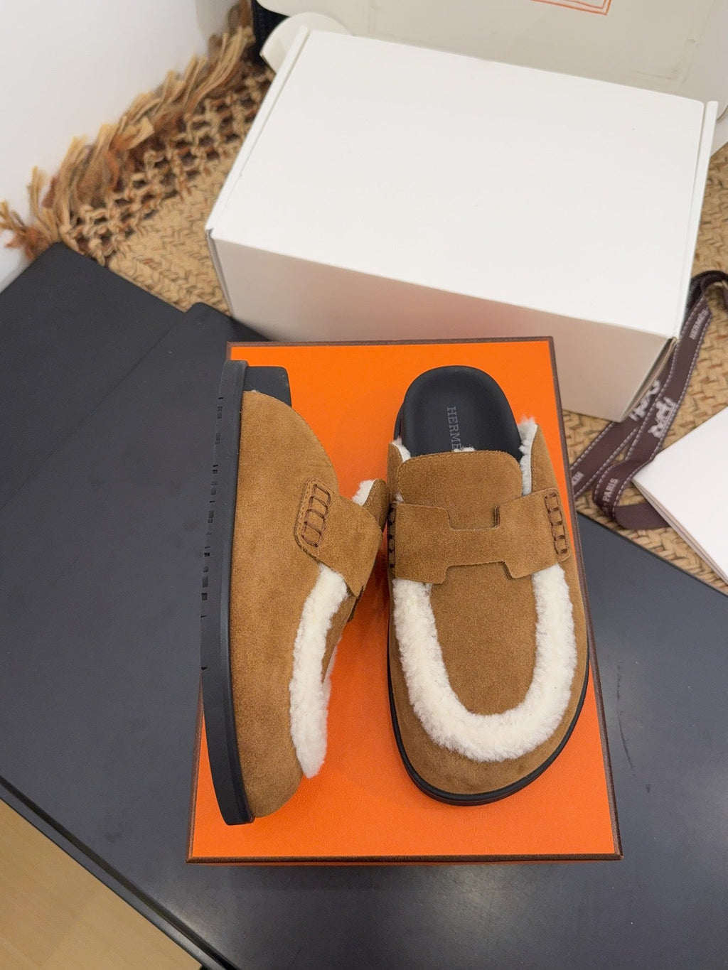 HERMES 25S MULE IN SOFT BROWN SUEDE MIX WHITE SHEARLING