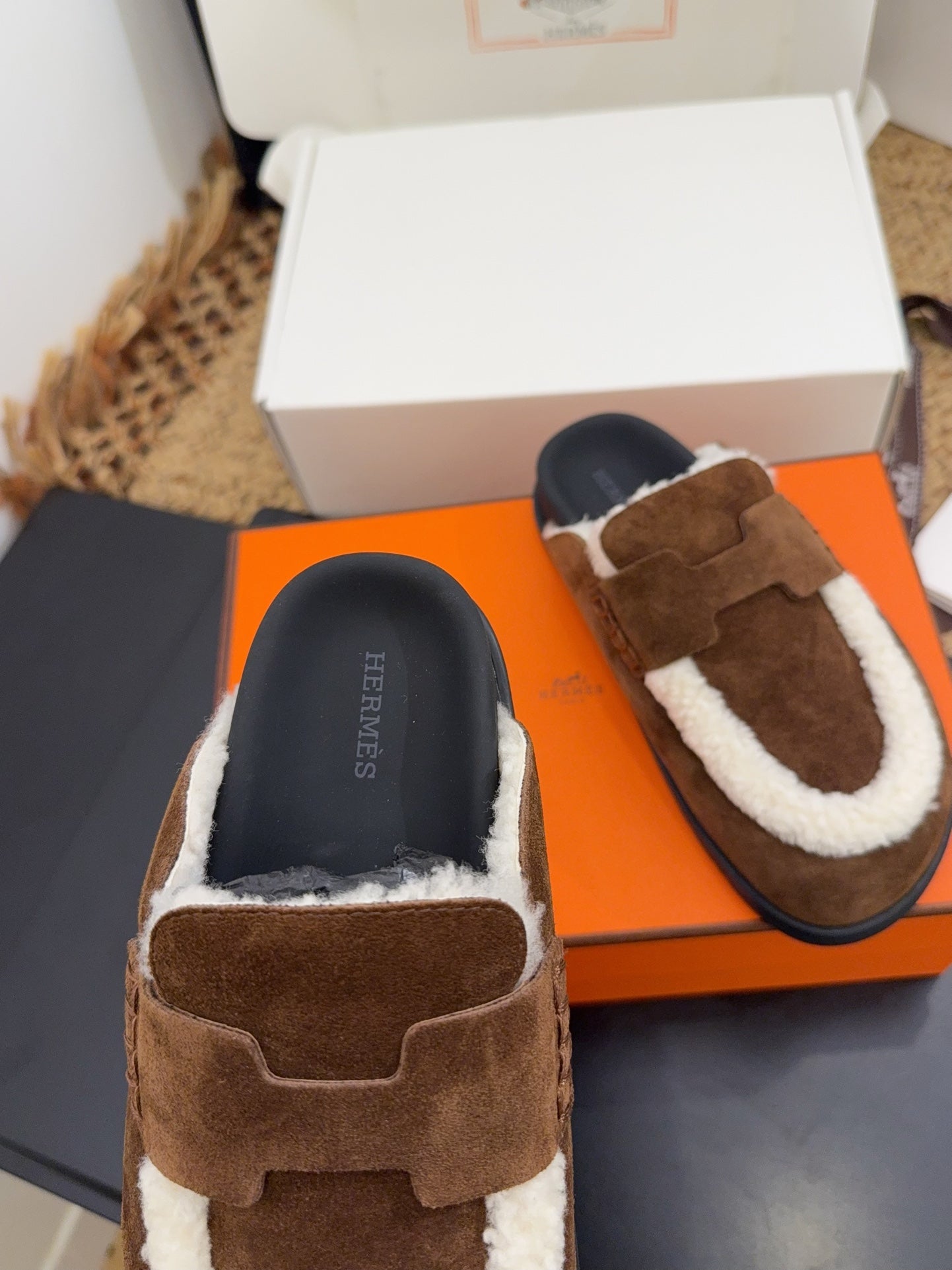 HERMES 25S MULE IN DARK BROWN SUEDE MIX SHEARLING