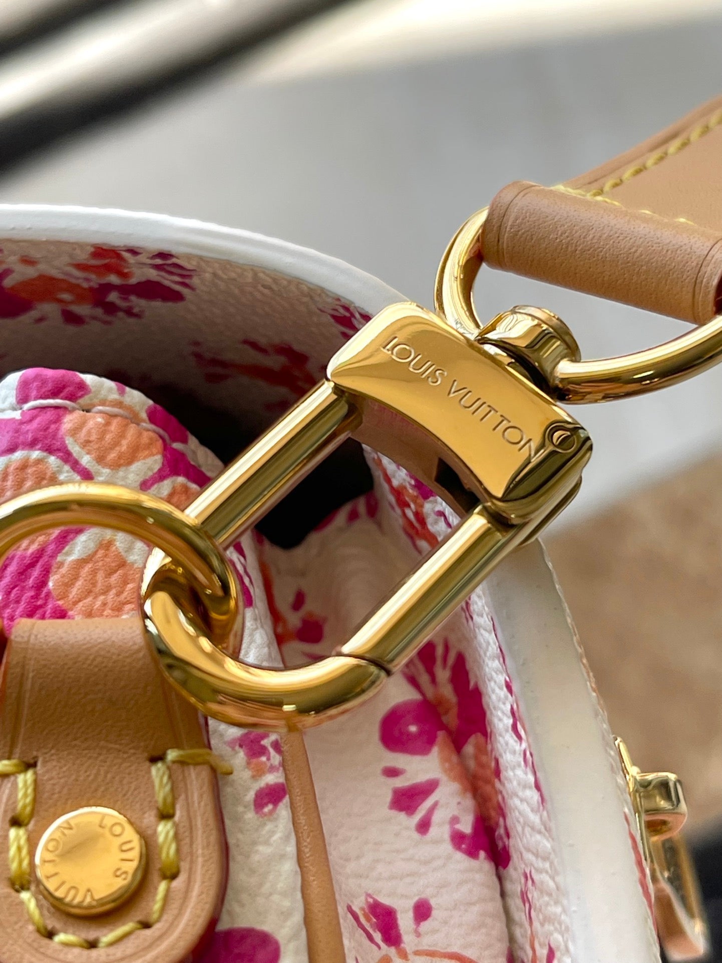 LOUIS VUITTON POCHETTE MÉTIS 25 IN CORAL MONOGRAM TILES CANVAS GOLD HARDWARE