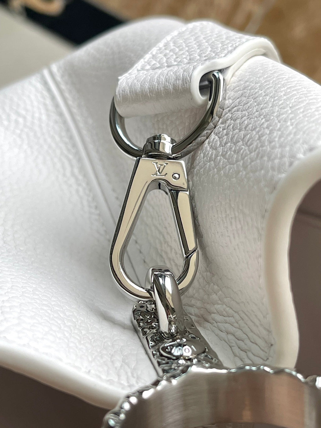 LOUIS VUITTON CAPUCINES EAST-WEST 33 IN WHITE CALFSKIN SILVER HARDWARE
