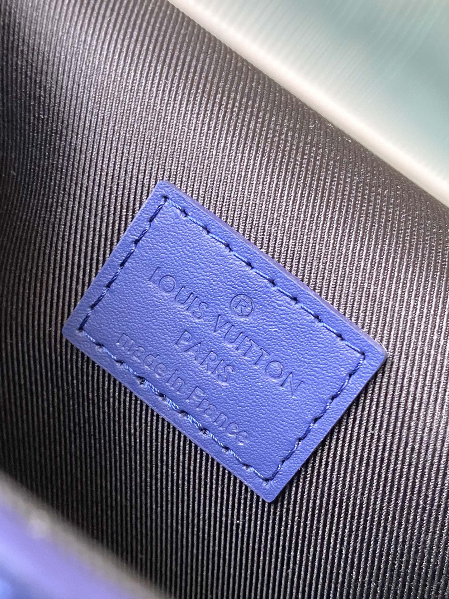 LOUIS VUITTON STEAMER 18 IN SAPPHIRE BLUE MONOGRAM EMBOSSED TAURILLON