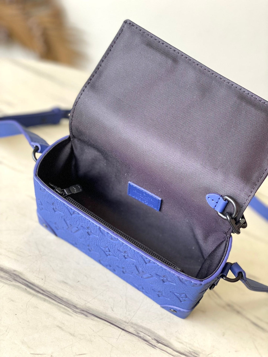 LOUIS VUITTON STEAMER 18 IN SAPPHIRE BLUE MONOGRAM EMBOSSED TAURILLON