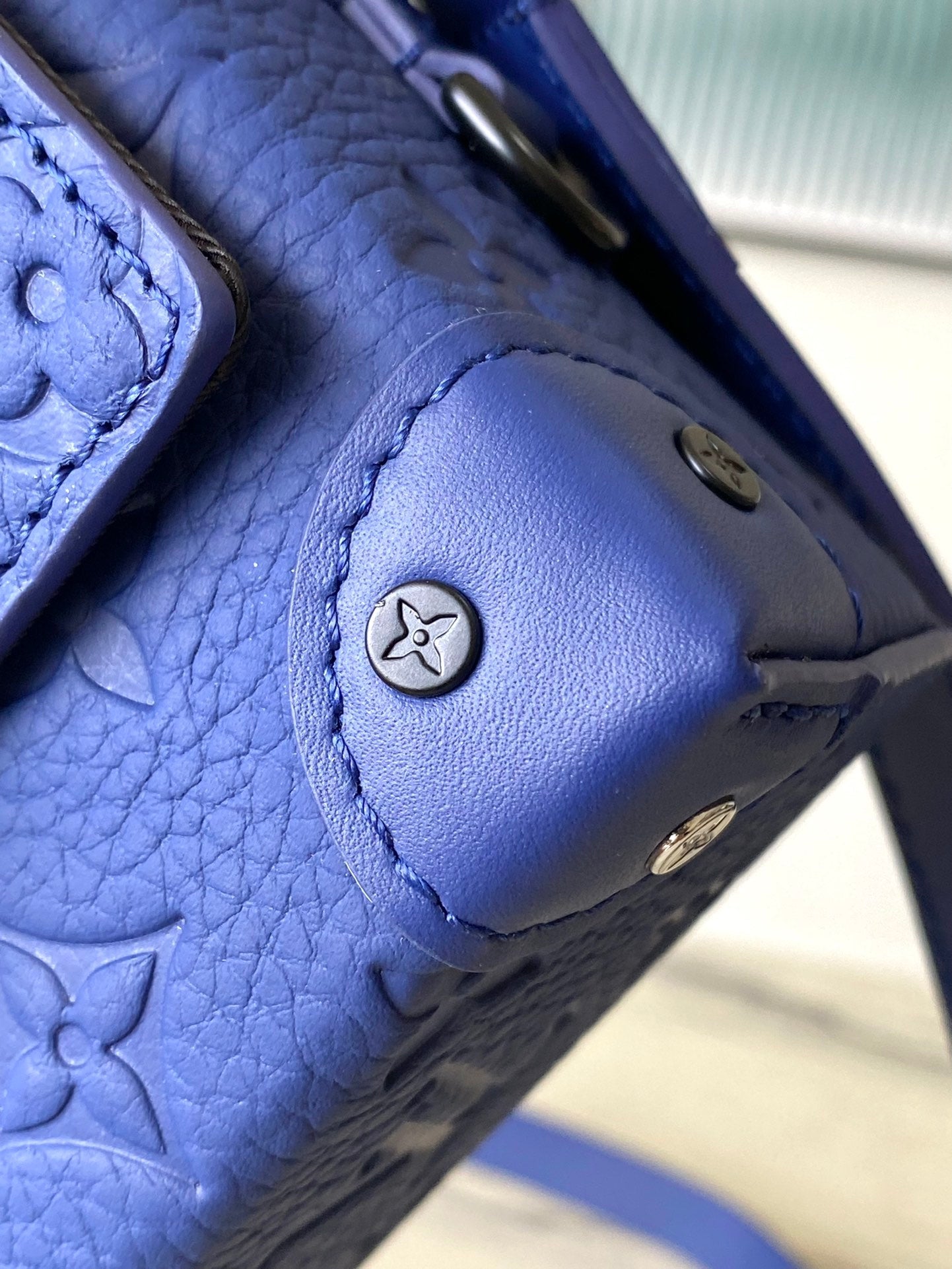 LOUIS VUITTON STEAMER 18 IN SAPPHIRE BLUE MONOGRAM EMBOSSED TAURILLON