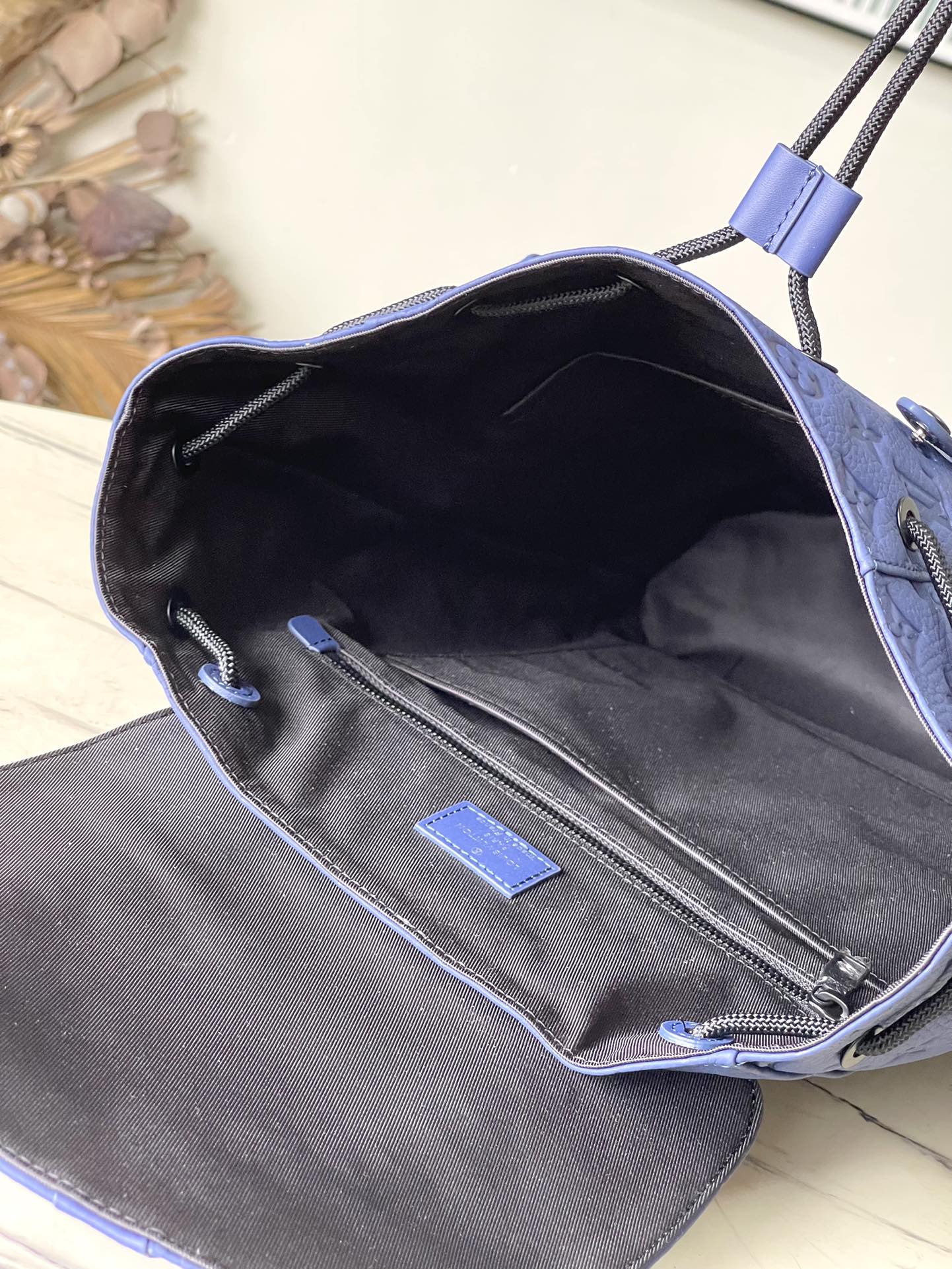 LOUIS VUITTON CHRISTOPHER MM 44 IN SAPPHIRE BLUE TAURILLON
