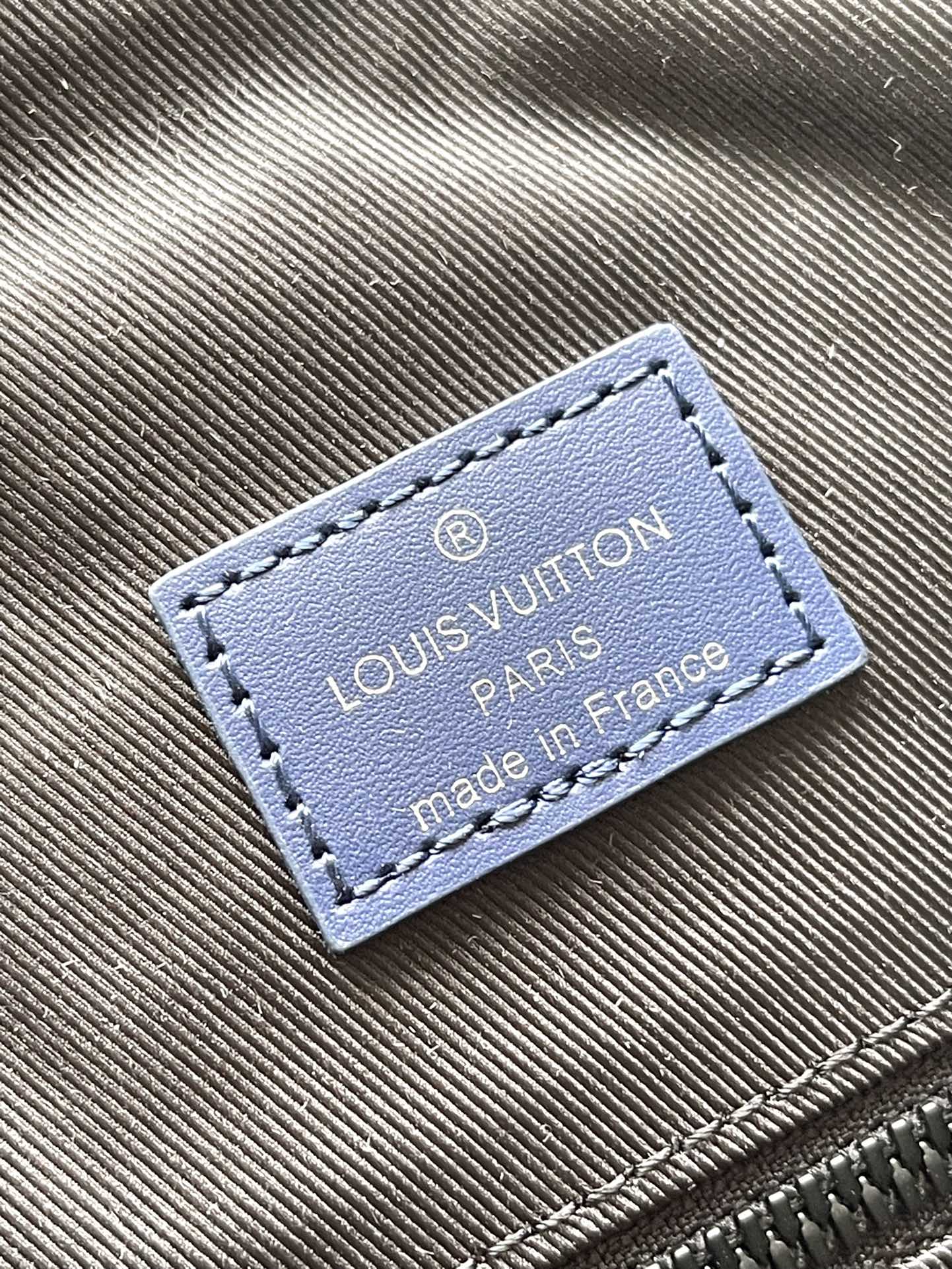 LOUIS VUITTON CHRISTOPHER MM 44 IN SAPPHIRE BLUE TAURILLON