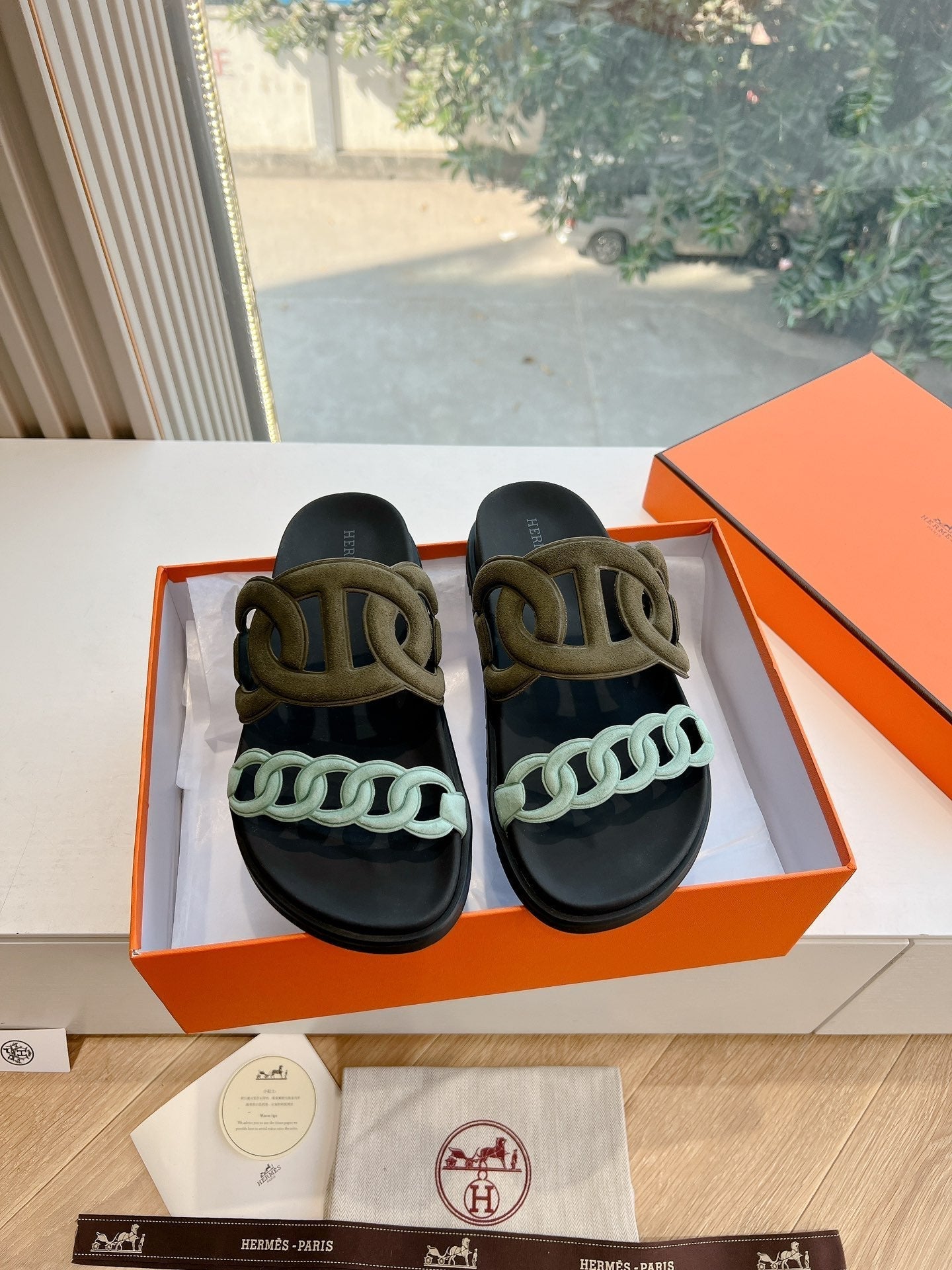 HERMES EXTRA SANDAL IN ARMY GREEN MIX ELECTRIC BLUE CALFSKIN
