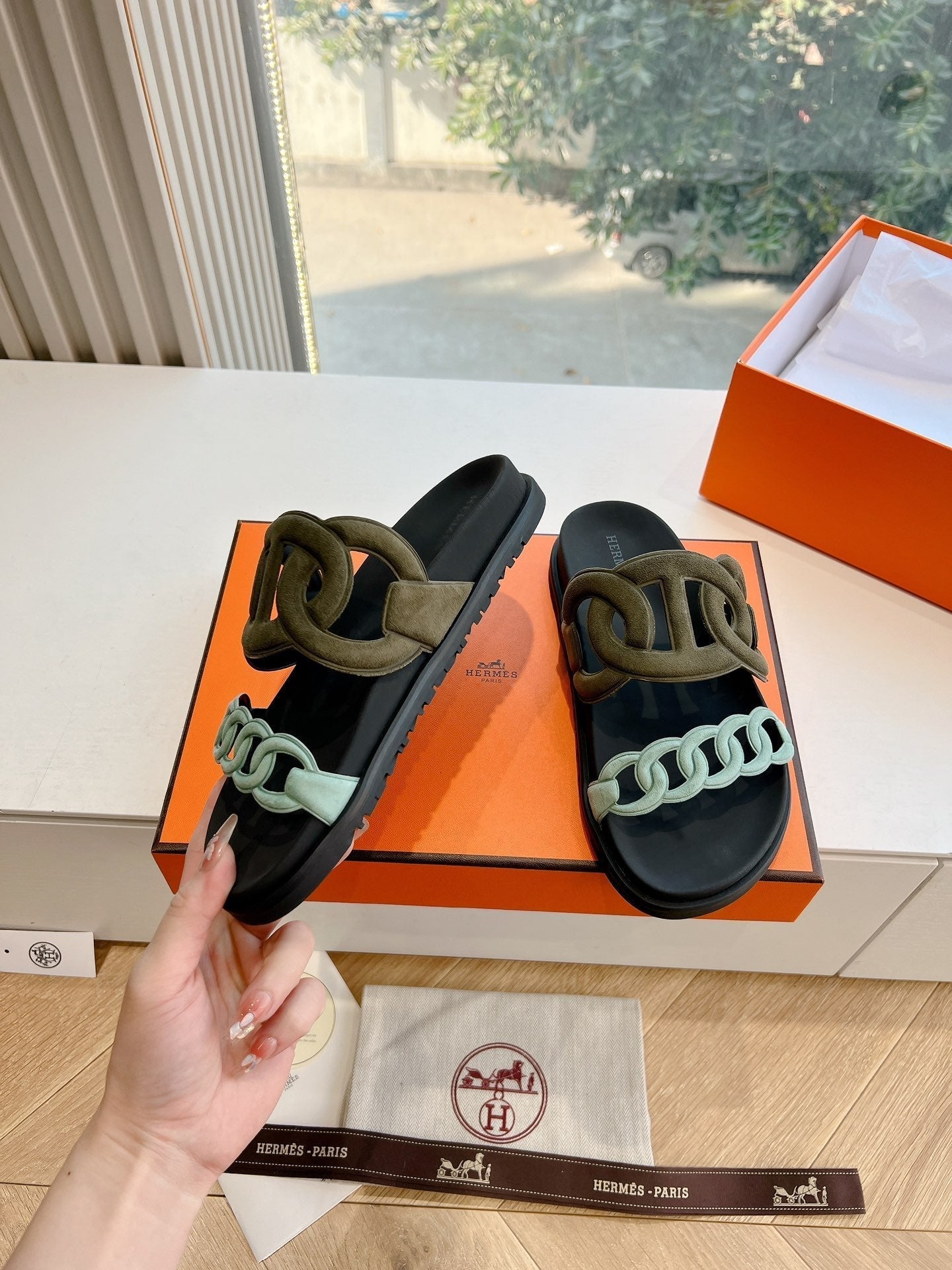 HERMES EXTRA SANDAL IN ARMY GREEN MIX ELECTRIC BLUE CALFSKIN