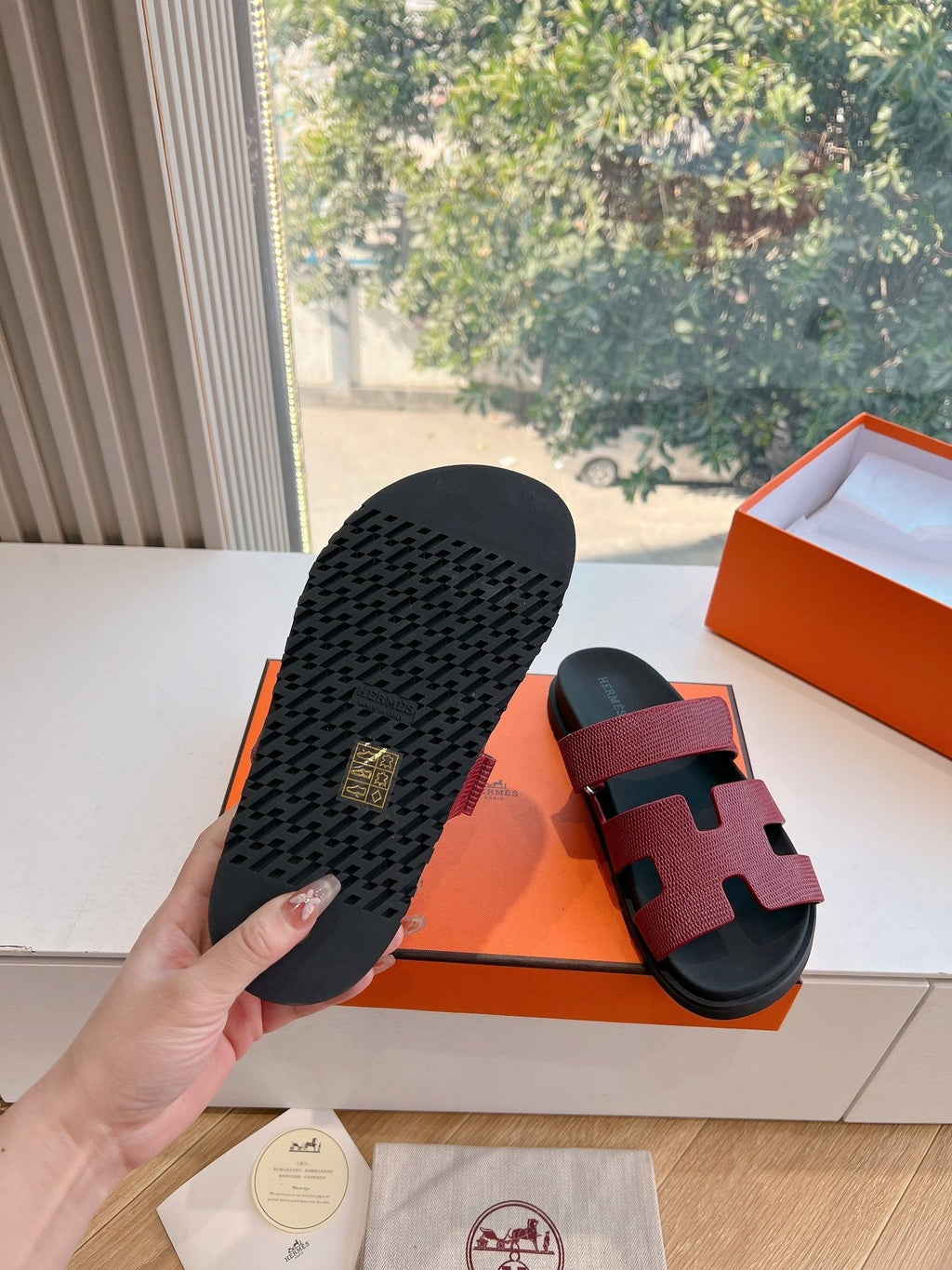 HERMES CHYPRE SANDAL IN CURRANT RED SHINY GRAINED CALFSKIN
