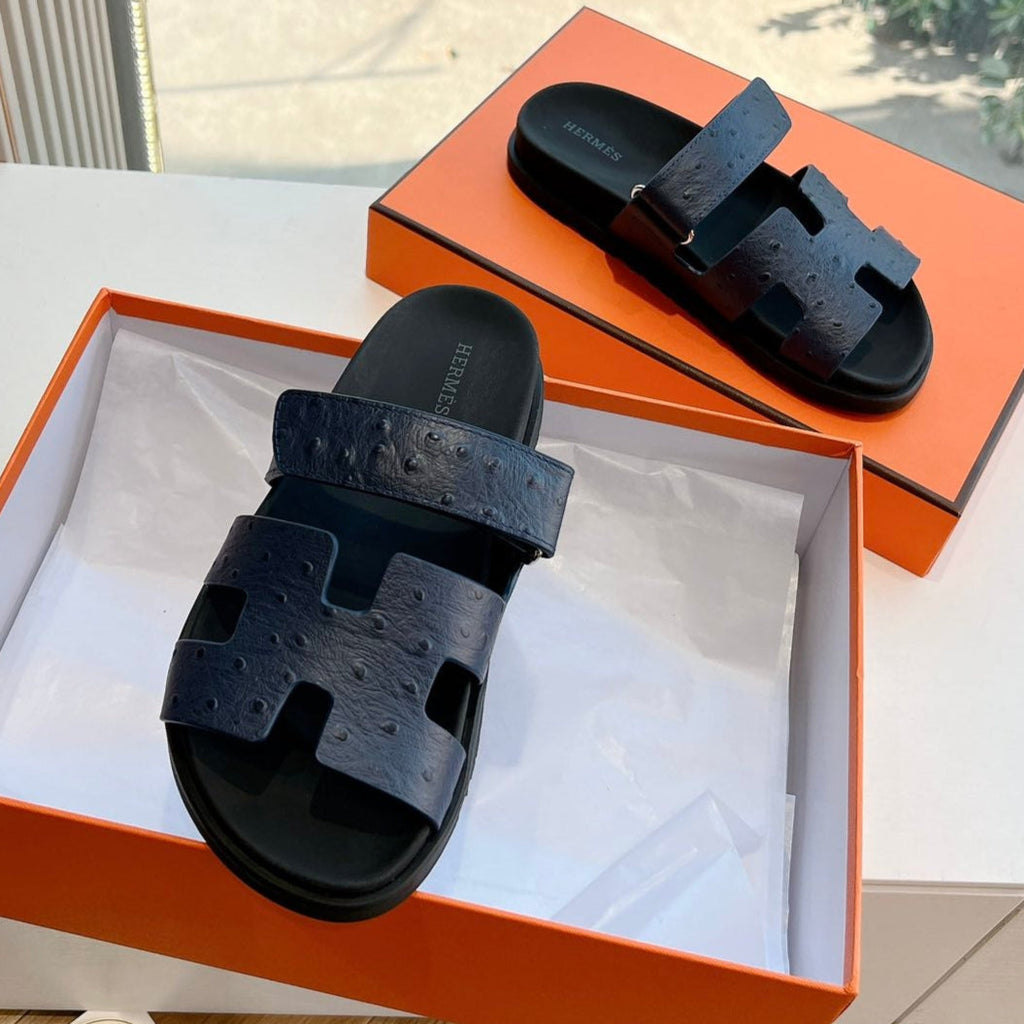 HERMES CHYPRE SANDAL IN BLACK GRAINED CALFSKIN