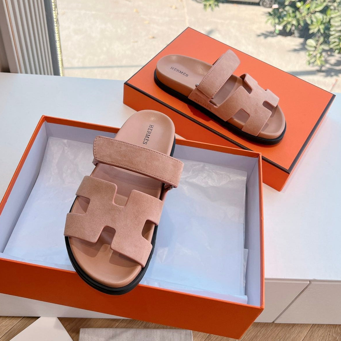 HERMES CHYPRE SANDAL IN ROSE PINK SUEDE