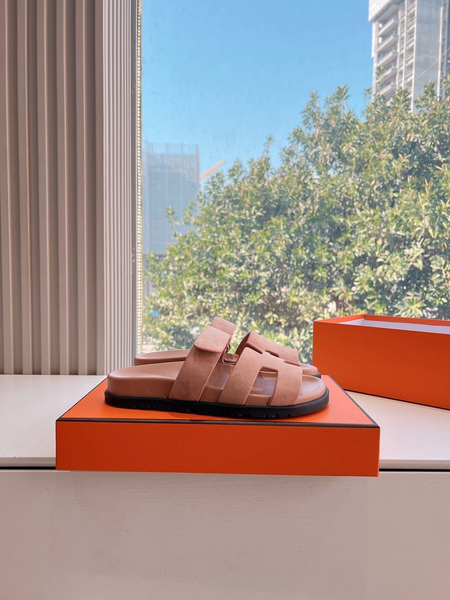 HERMES CHYPRE SANDAL IN ROSE PINK SUEDE