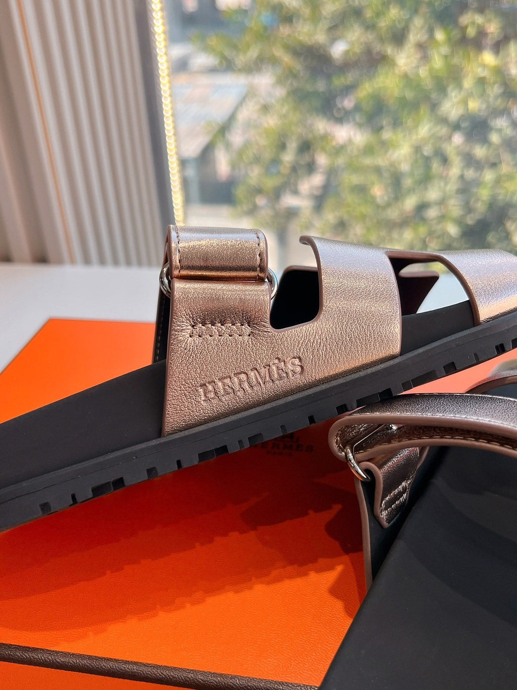 HERMES CHYPRE SANDAL IN COPPER BROWN METALLIC CALFSKIN