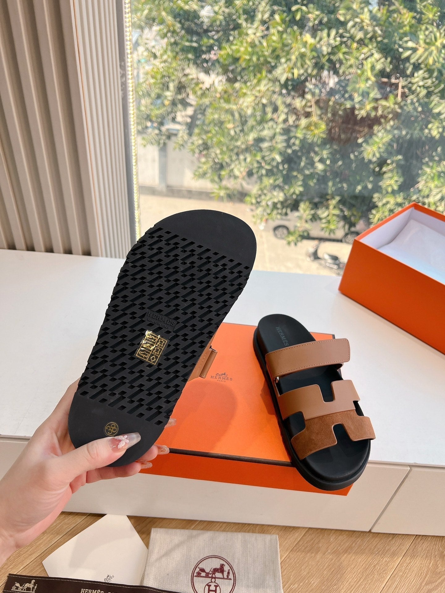 HERMES CHYPRE SANDAL IN BRONZE BROWN SUEDE AND CALFSKIN