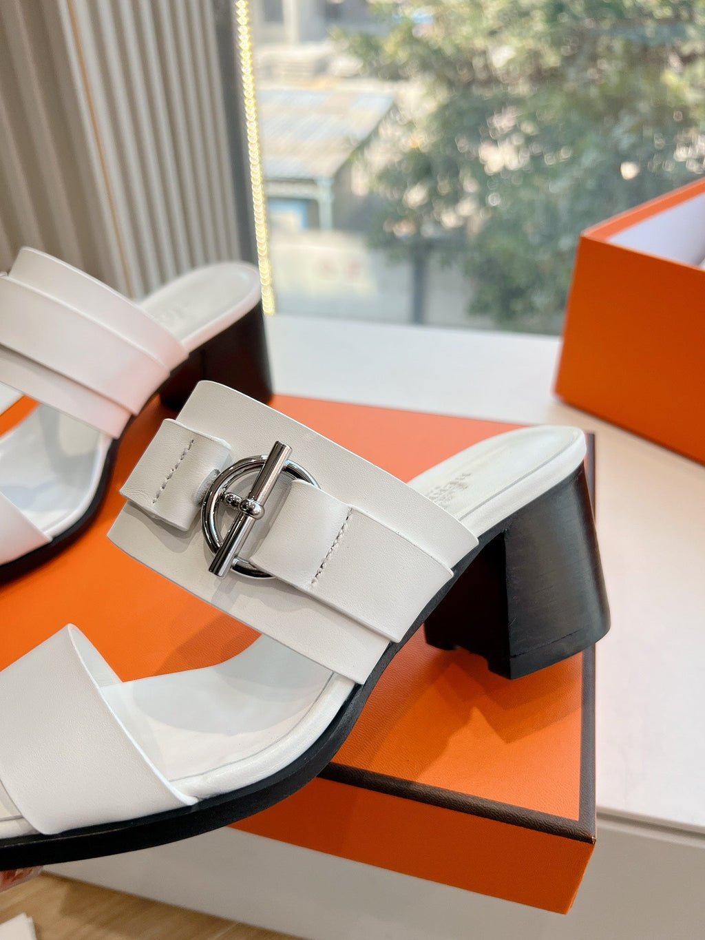 HERMES KUTE 60 SANDAL IN WHITE CALFSKIN