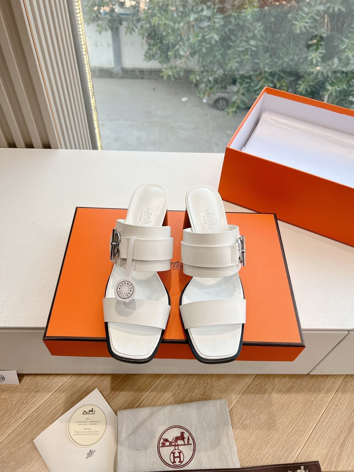 HERMES KUTE 60 SANDAL IN WHITE CALFSKIN