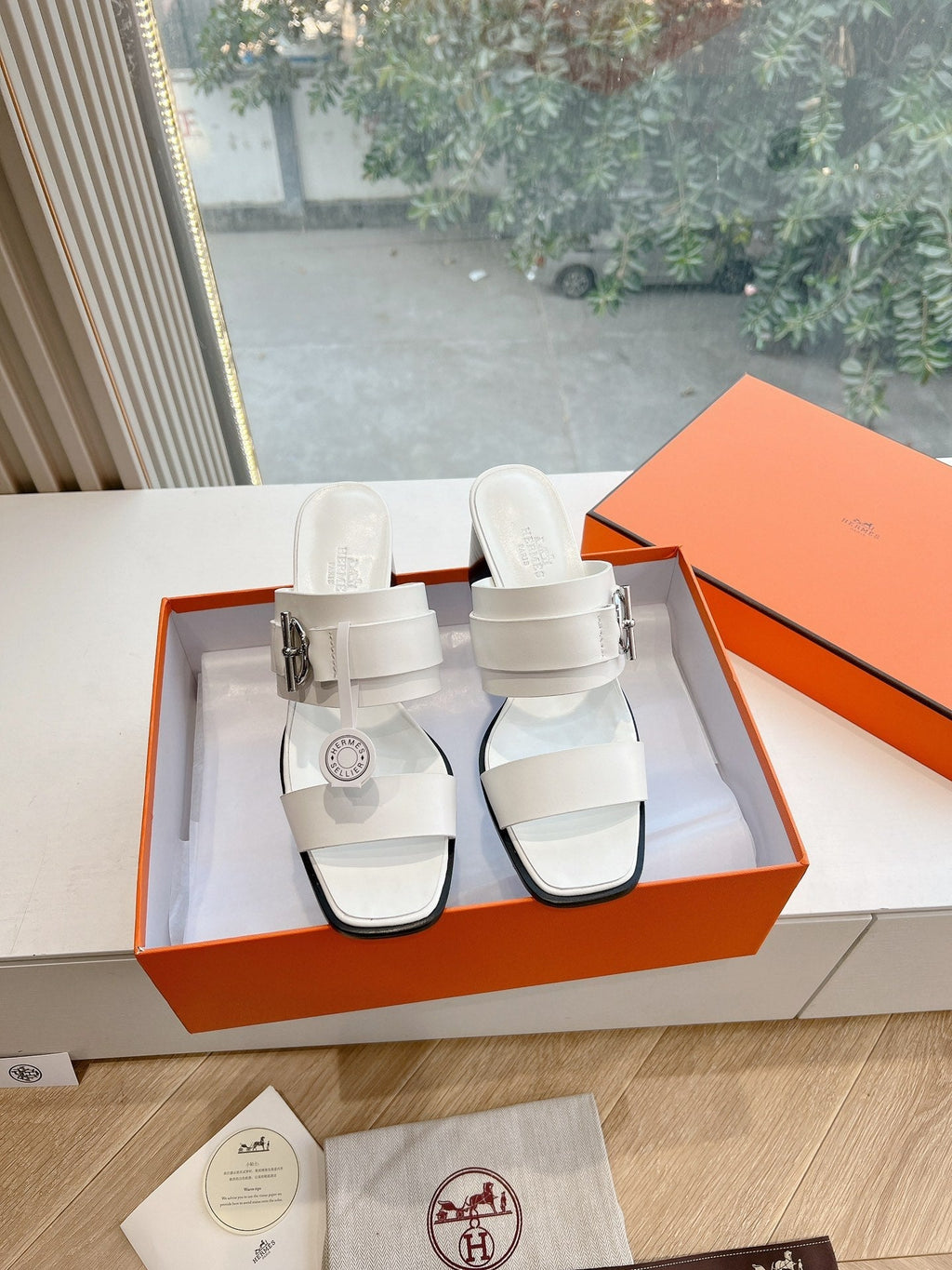 HERMES KUTE 60 SANDAL IN WHITE CALFSKIN