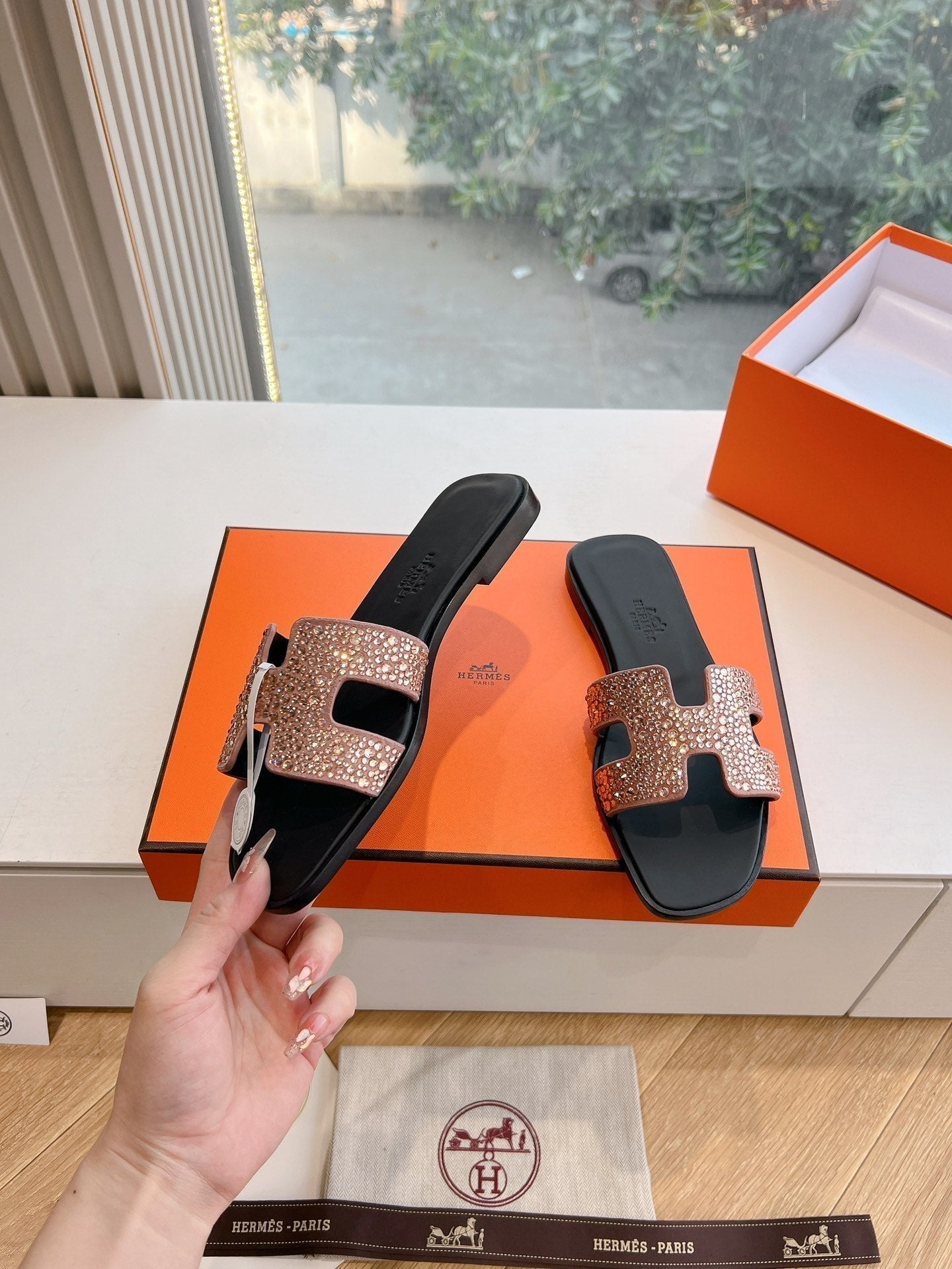 HERMES 0RAN SLIDE IN PENNY BROWN CALFSKIN WITH CRYSTALS