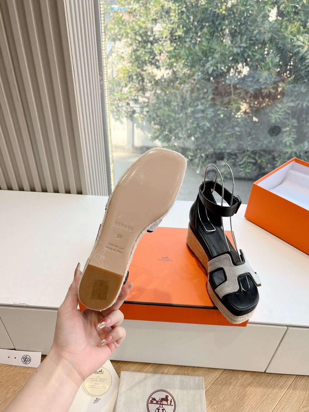 HERMES ELDA ESPADRILLE IN WHITE FABRIC AND BLACK CALFSKIN