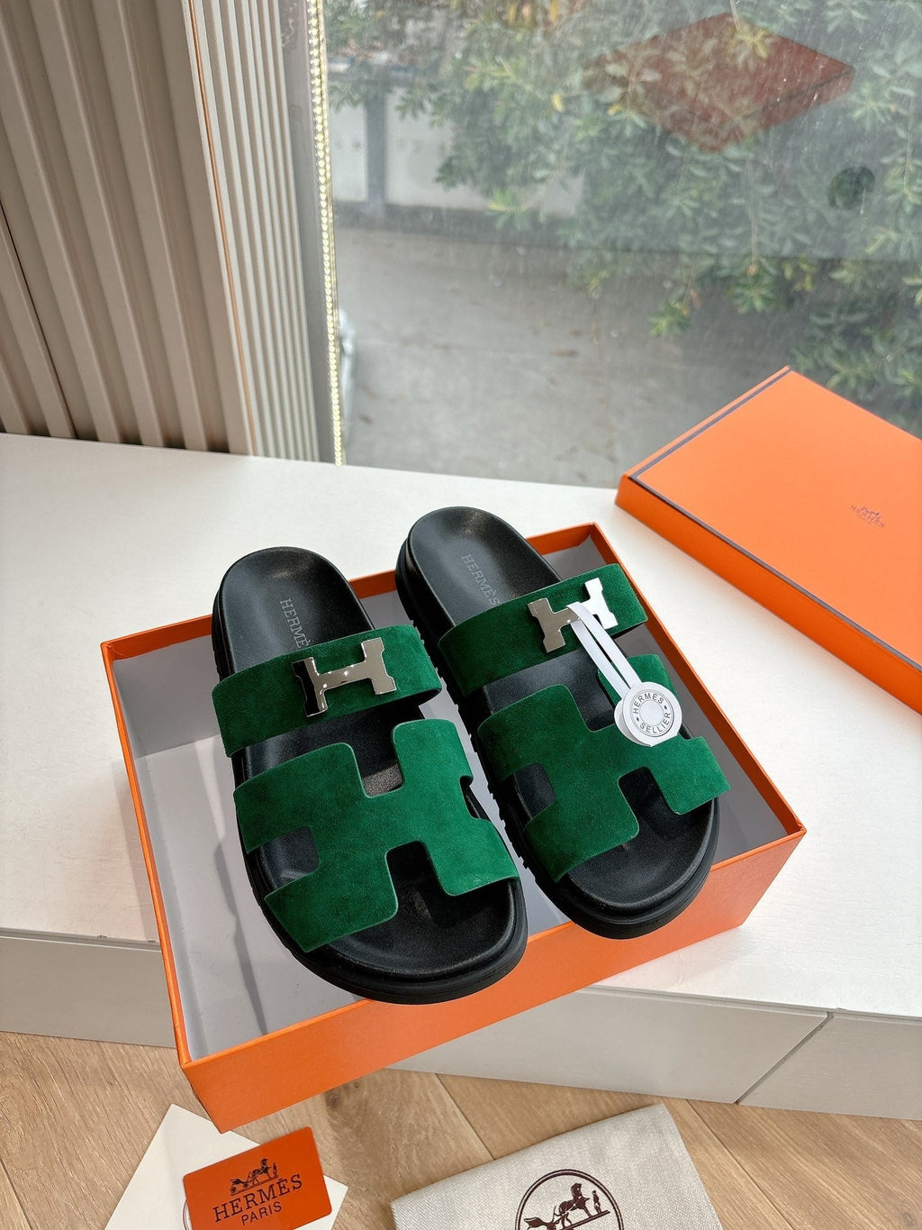 HERMES CHYPRE SANDAL IN PINE GREEN SUEDE
