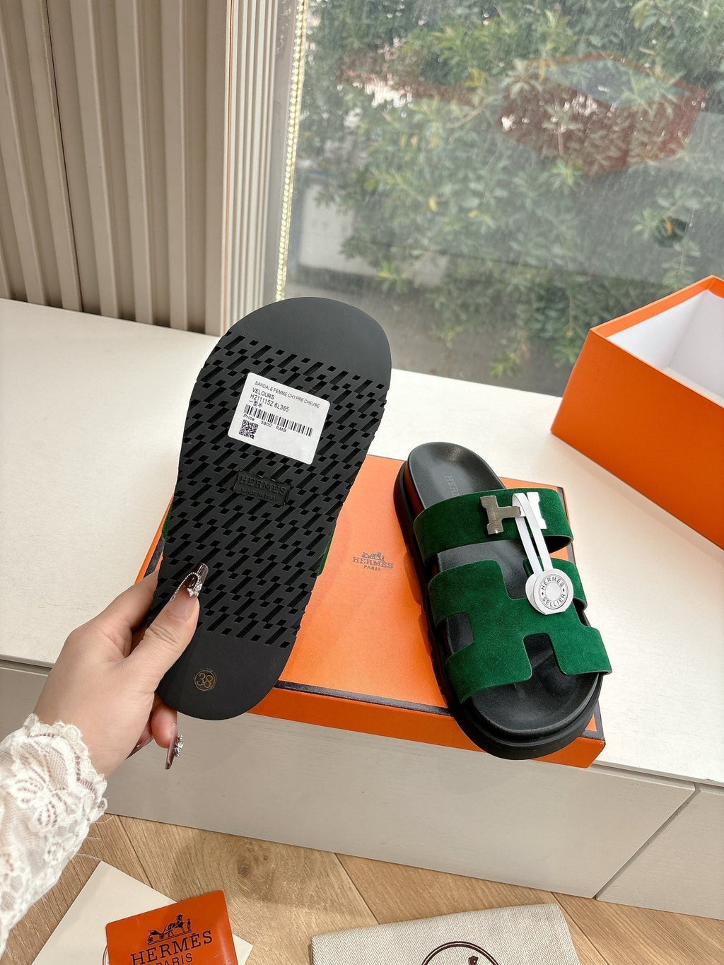 HERMES CHYPRE SANDAL IN PINE GREEN SUEDE